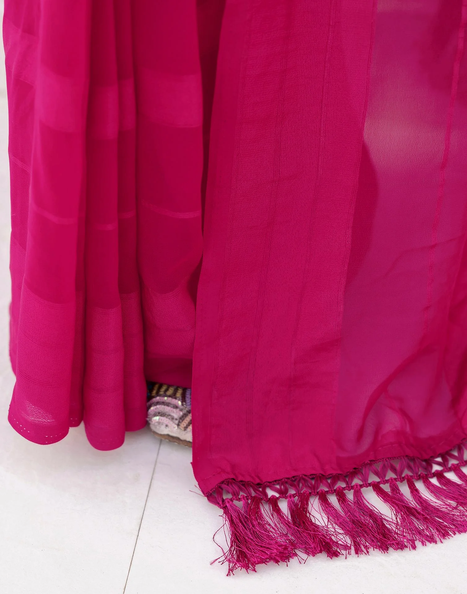 Pink Georgette Woven Plain Saree - Image 10