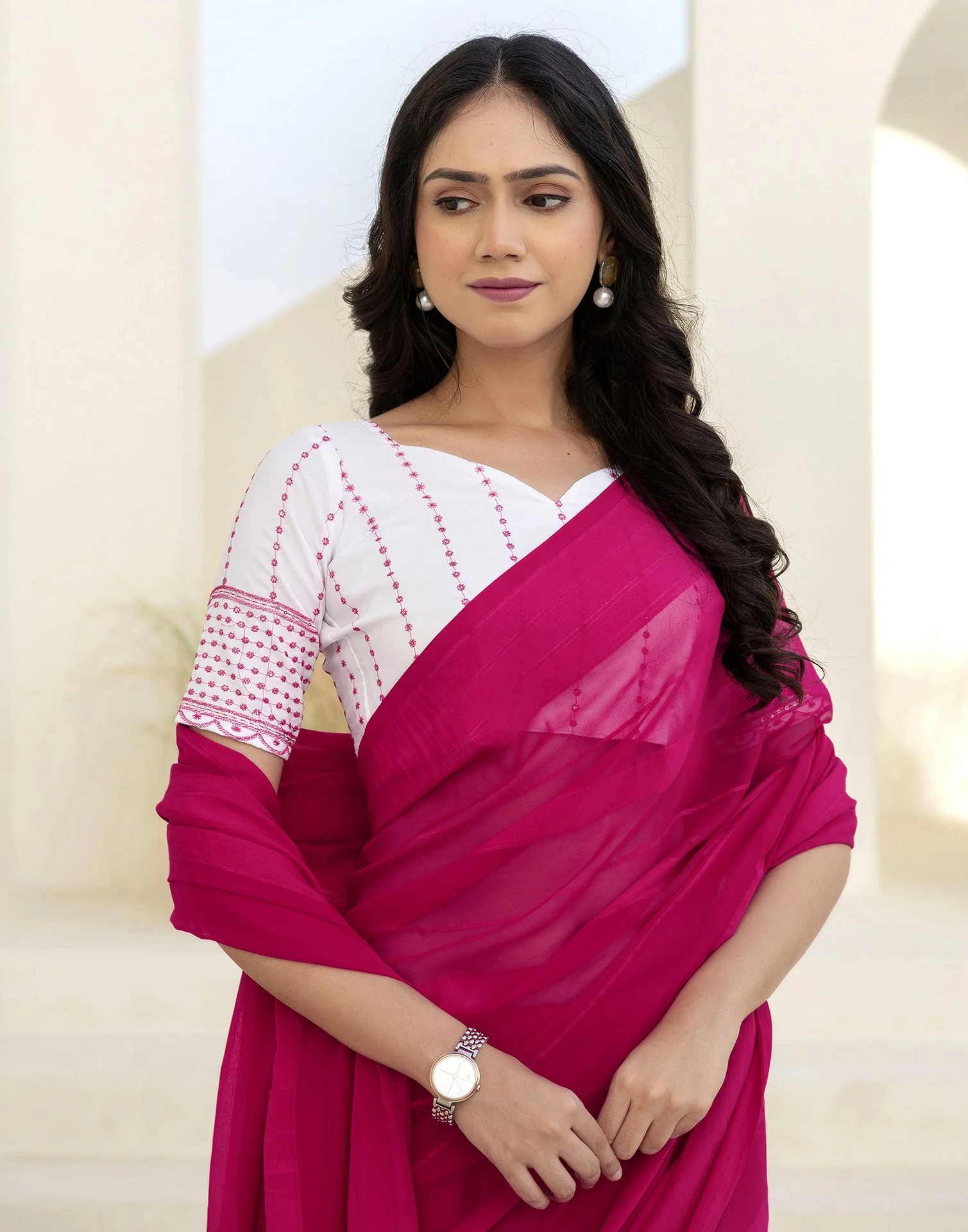 Pink Georgette Woven Plain Saree - Image 4