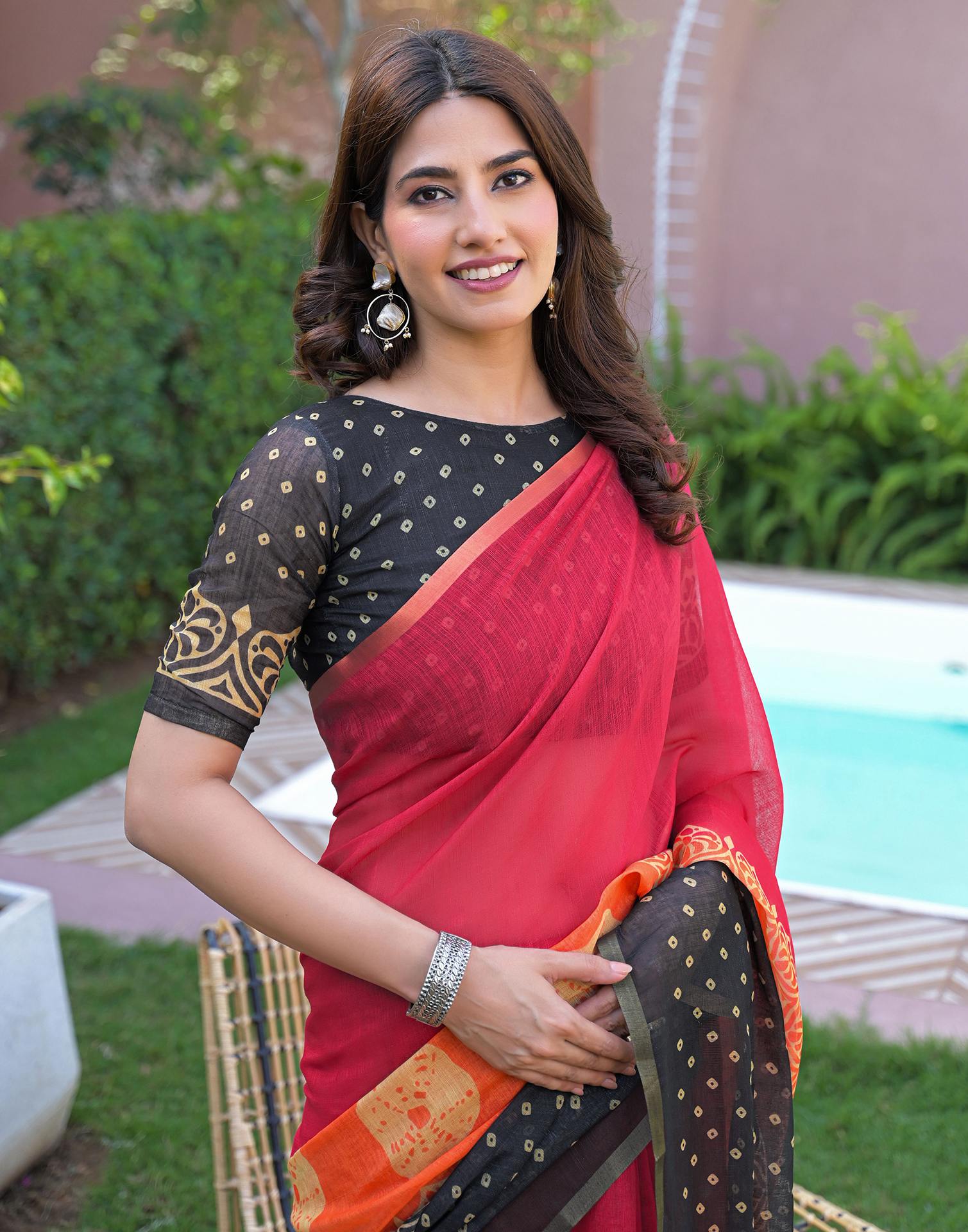 Pink Linen Bandhani Printed Printed Saree - Image 2