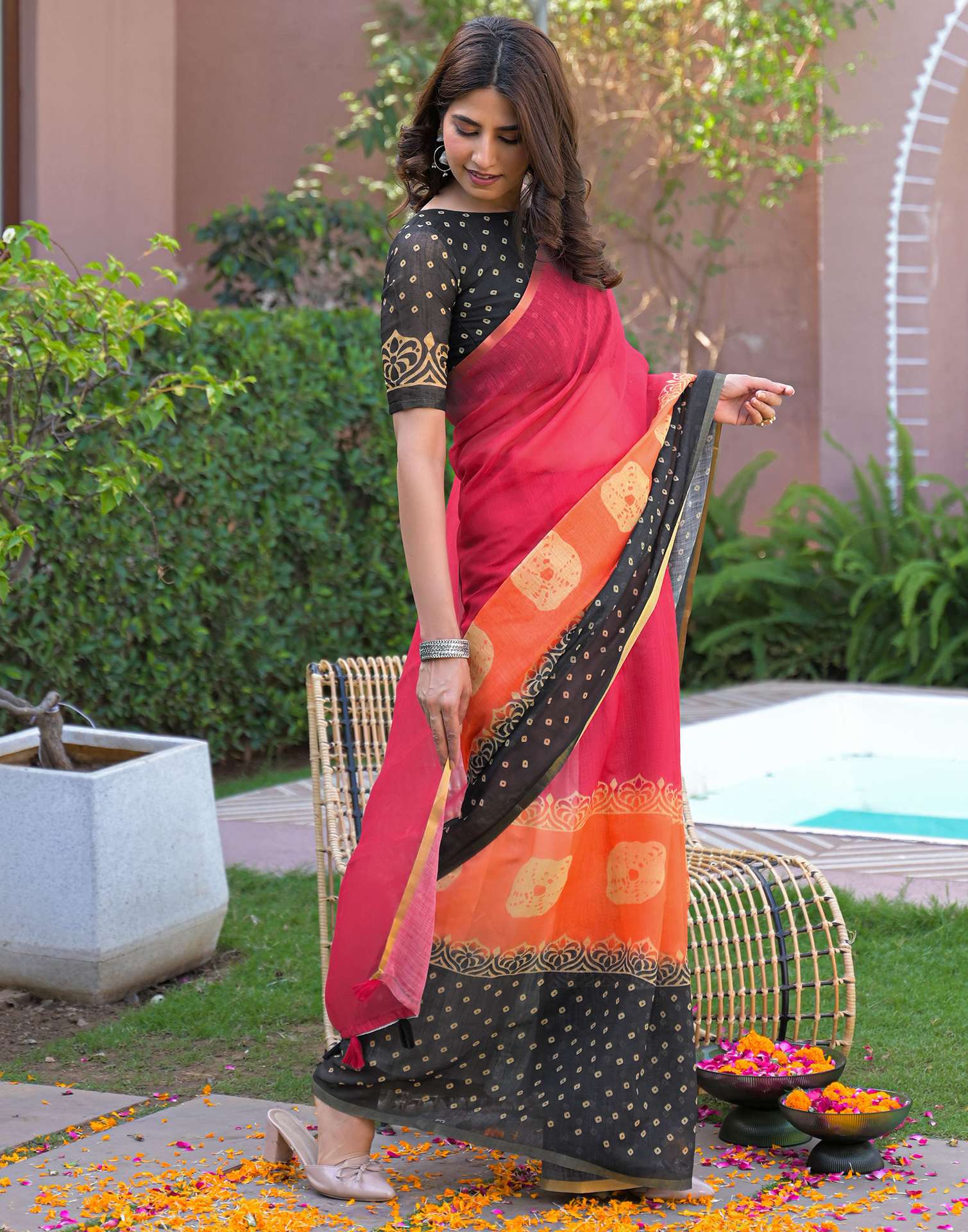 Pink Linen Bandhani Printed Printed Saree - Image 5