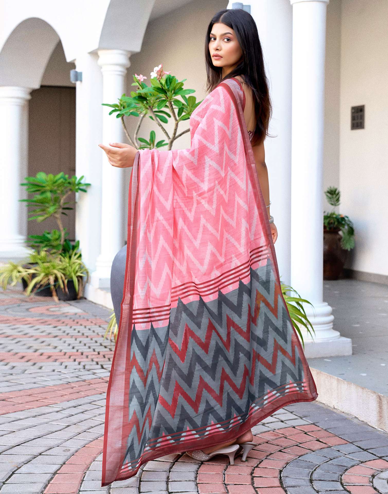 Pink Linen Ikkat Printed Saree - Image 5