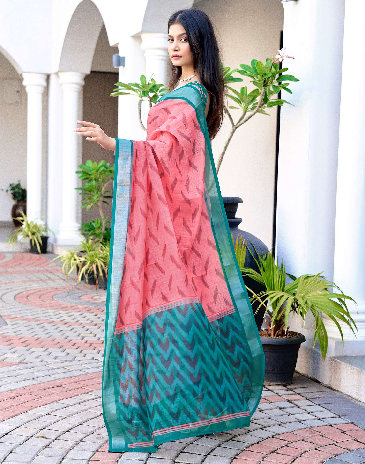 Pink Linen Ikkat Printed Saree - Image 4
