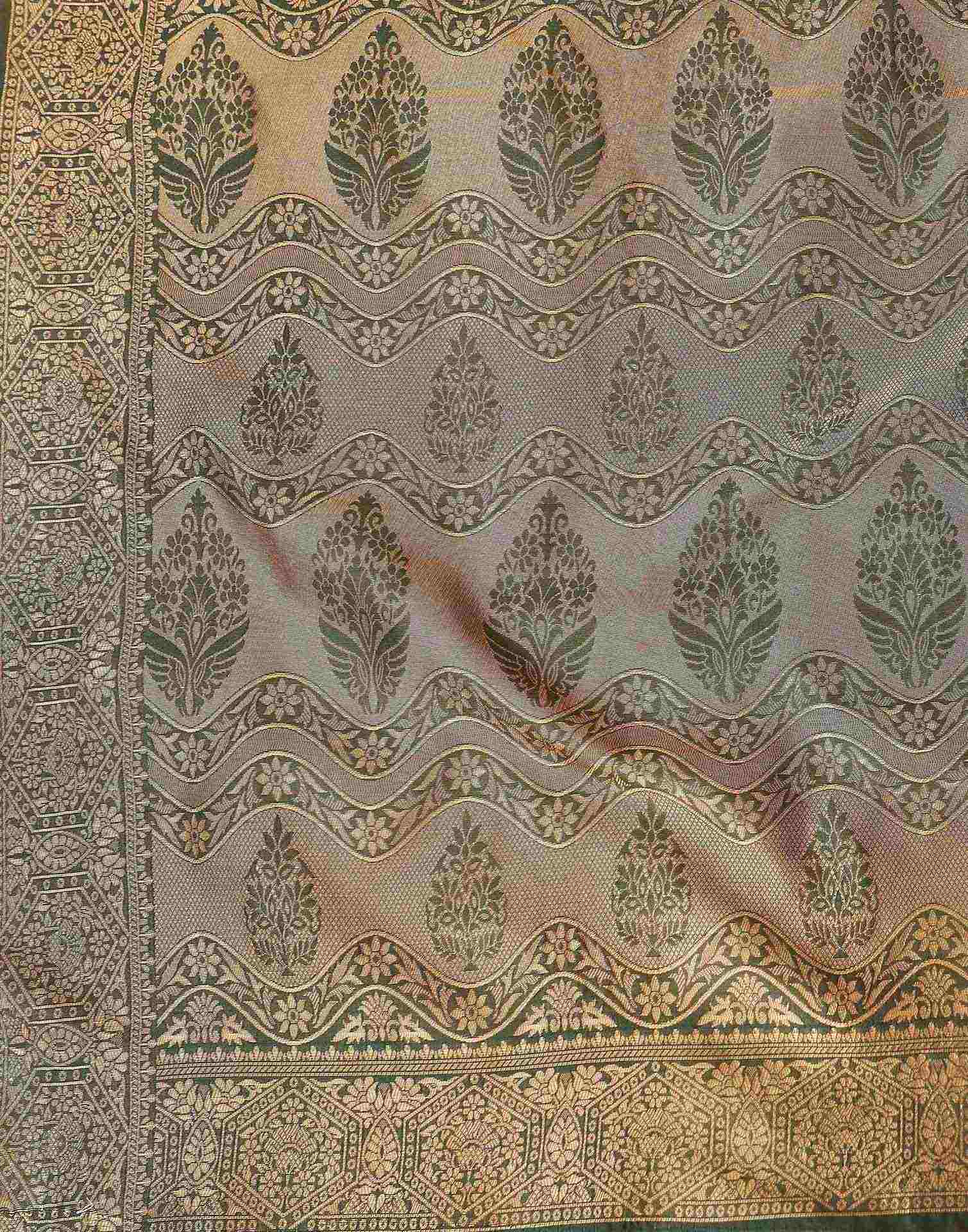 Pink Shimmer Silk Woven Banarasi Saree - Image 8