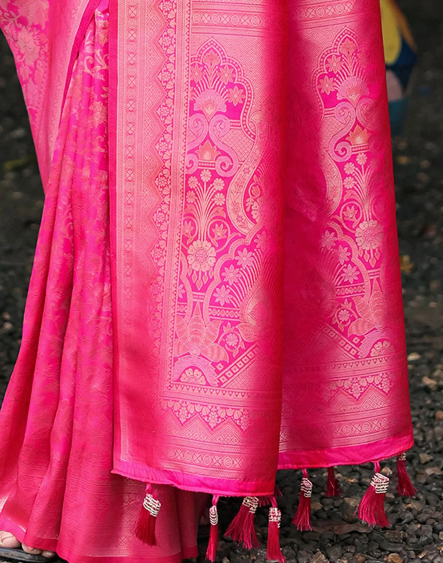 Pink Silk Woven Banarasi Saree - Image 12