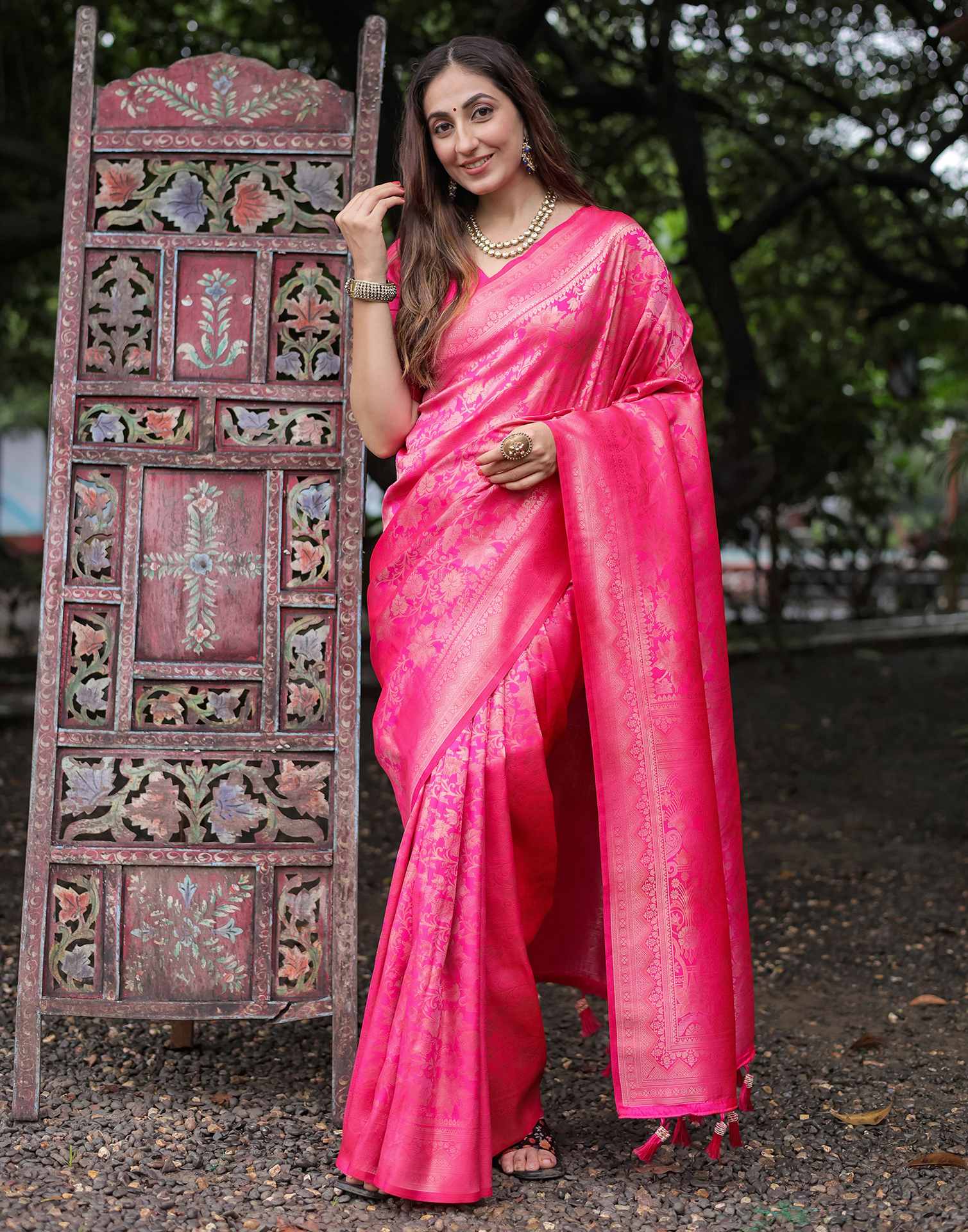Pink Silk Woven Banarasi Saree - Image 7