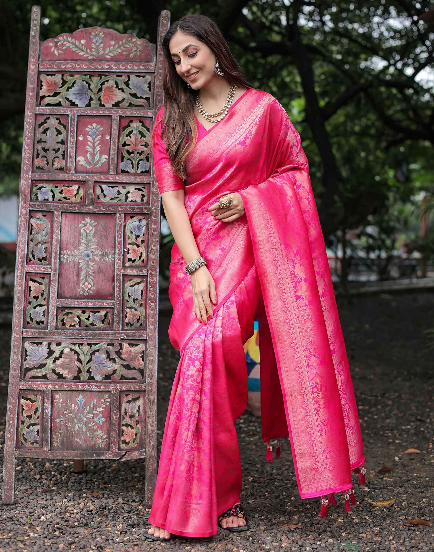 Pink Silk Woven Banarasi Saree - Image 8