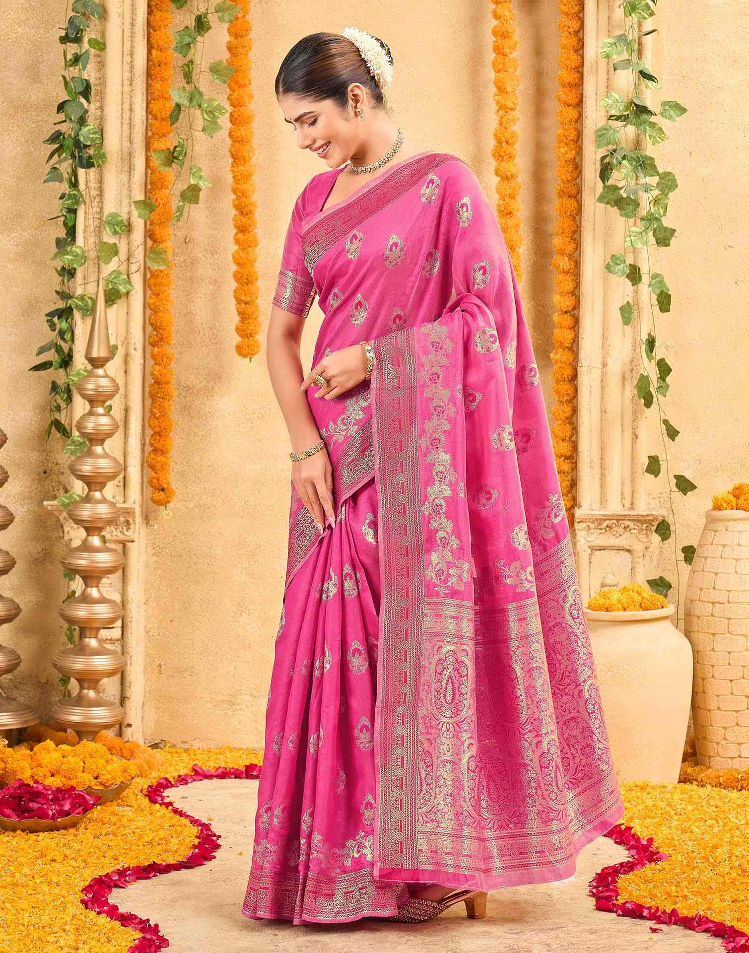 Pink Silk Woven Banarasi Saree - Image 4