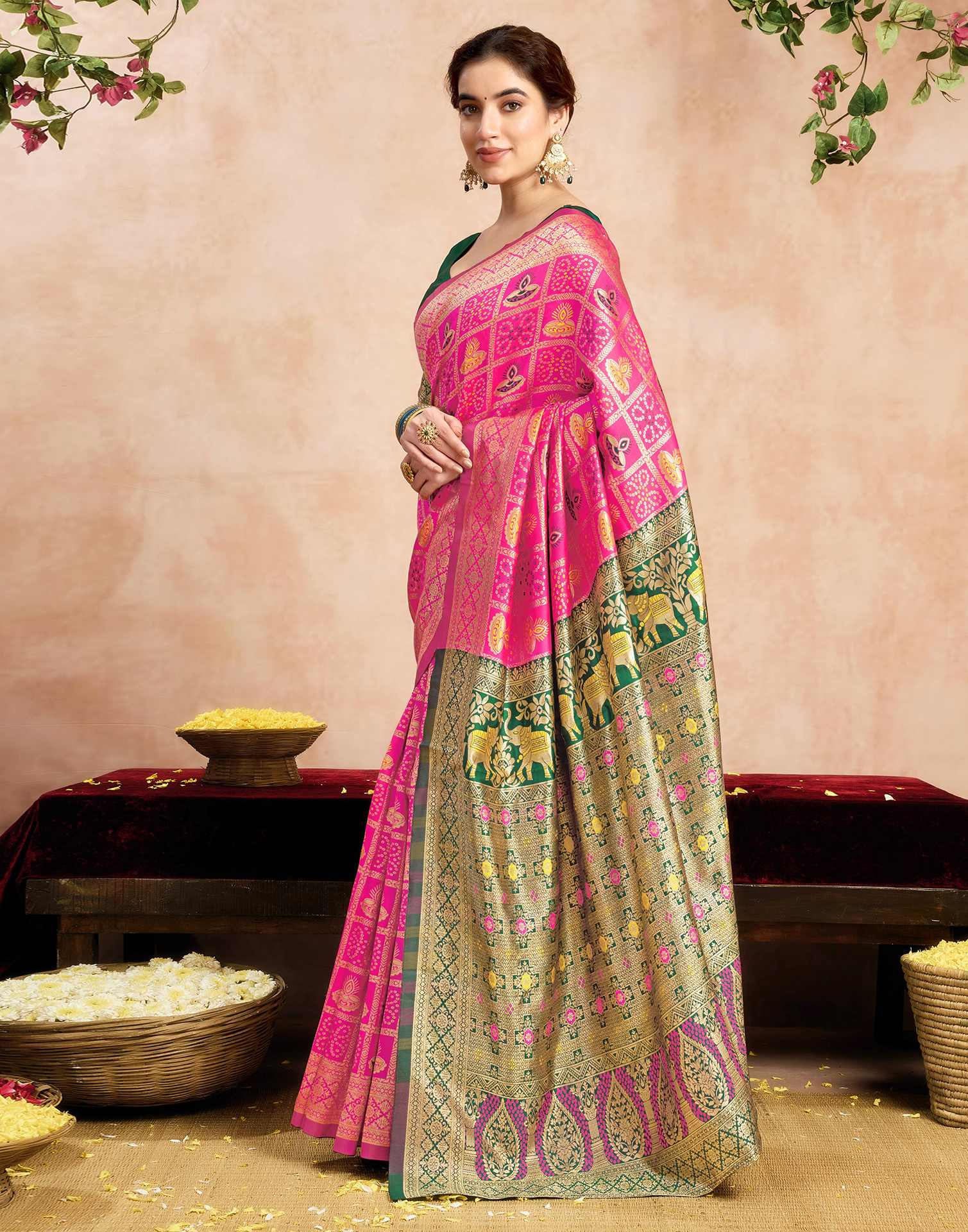 Pink Silk Woven Patola Saree - Image 4