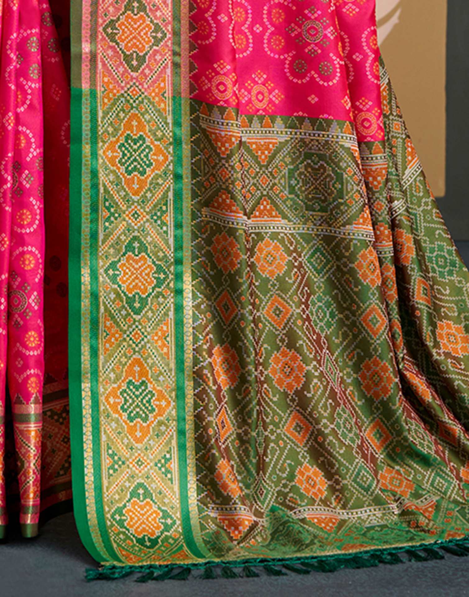 Pink Silk Woven Patola Saree - Image 5