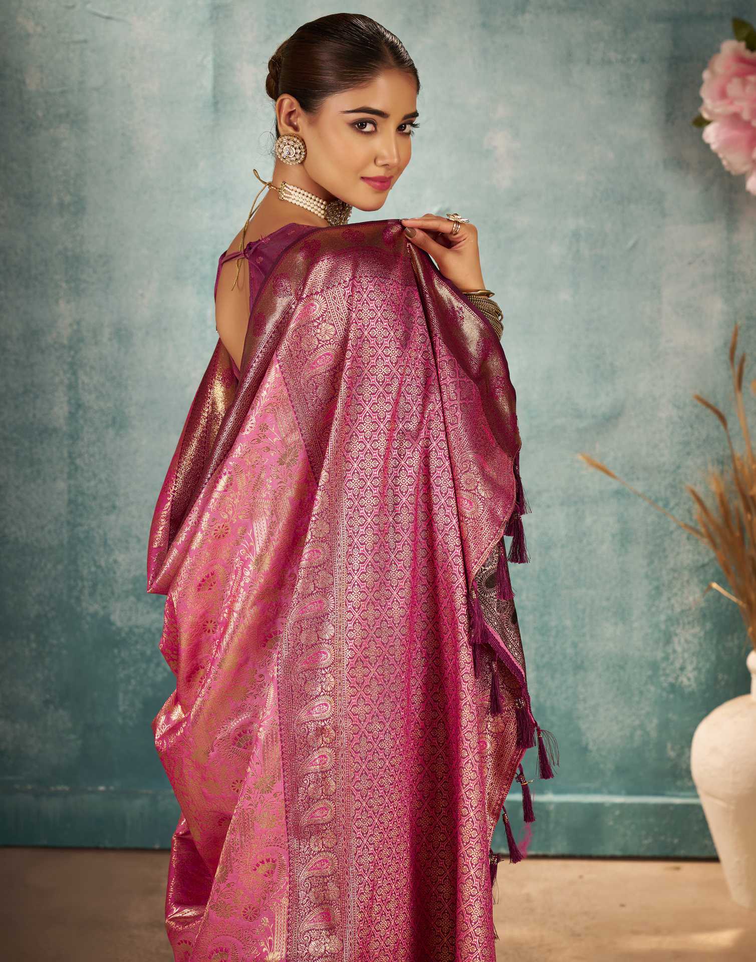 Pink Silk Woven Banarasi Saree - Image 4