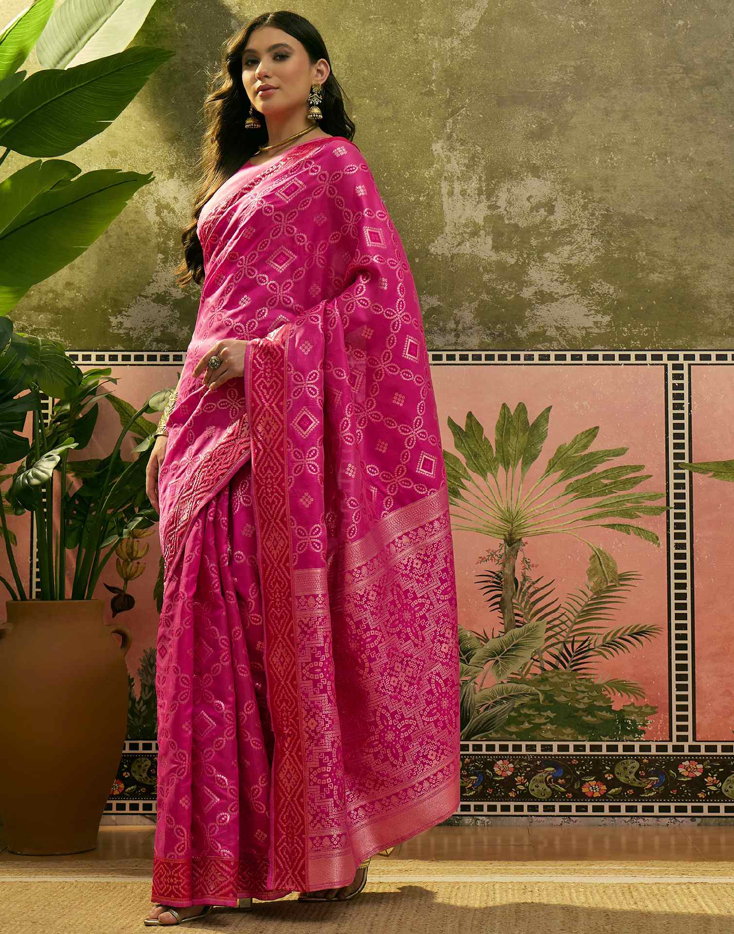 Pink Silk Woven Patola Saree - Image 4