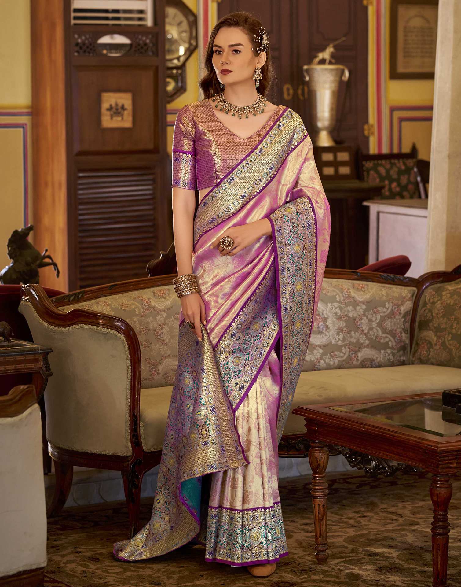 Pink Tissue Silk Woven Banarasi Saree - Image 5