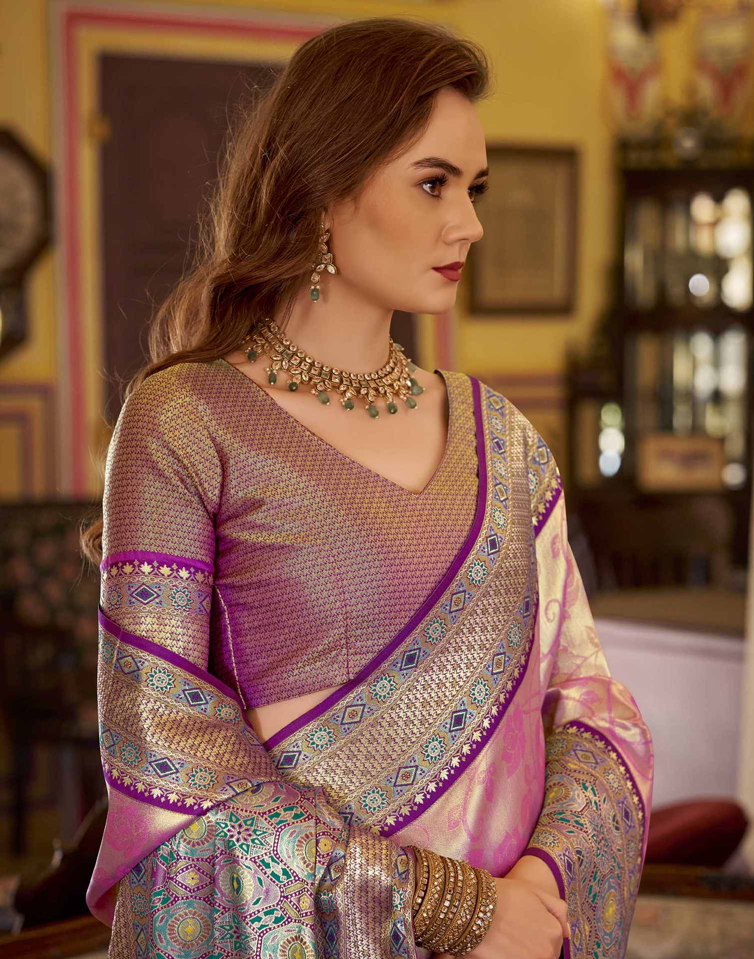 Pink Tissue Silk Woven Banarasi Saree - Image 6