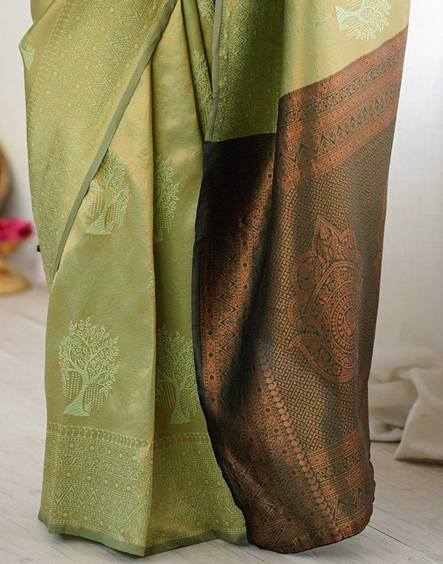 Pista Green Silk Woven Saree - Image 10