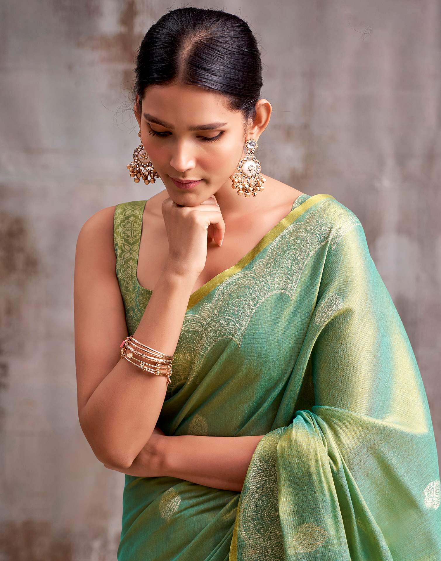 Pista Green Tissue Silk Woven Banarasi Saree - Image 4