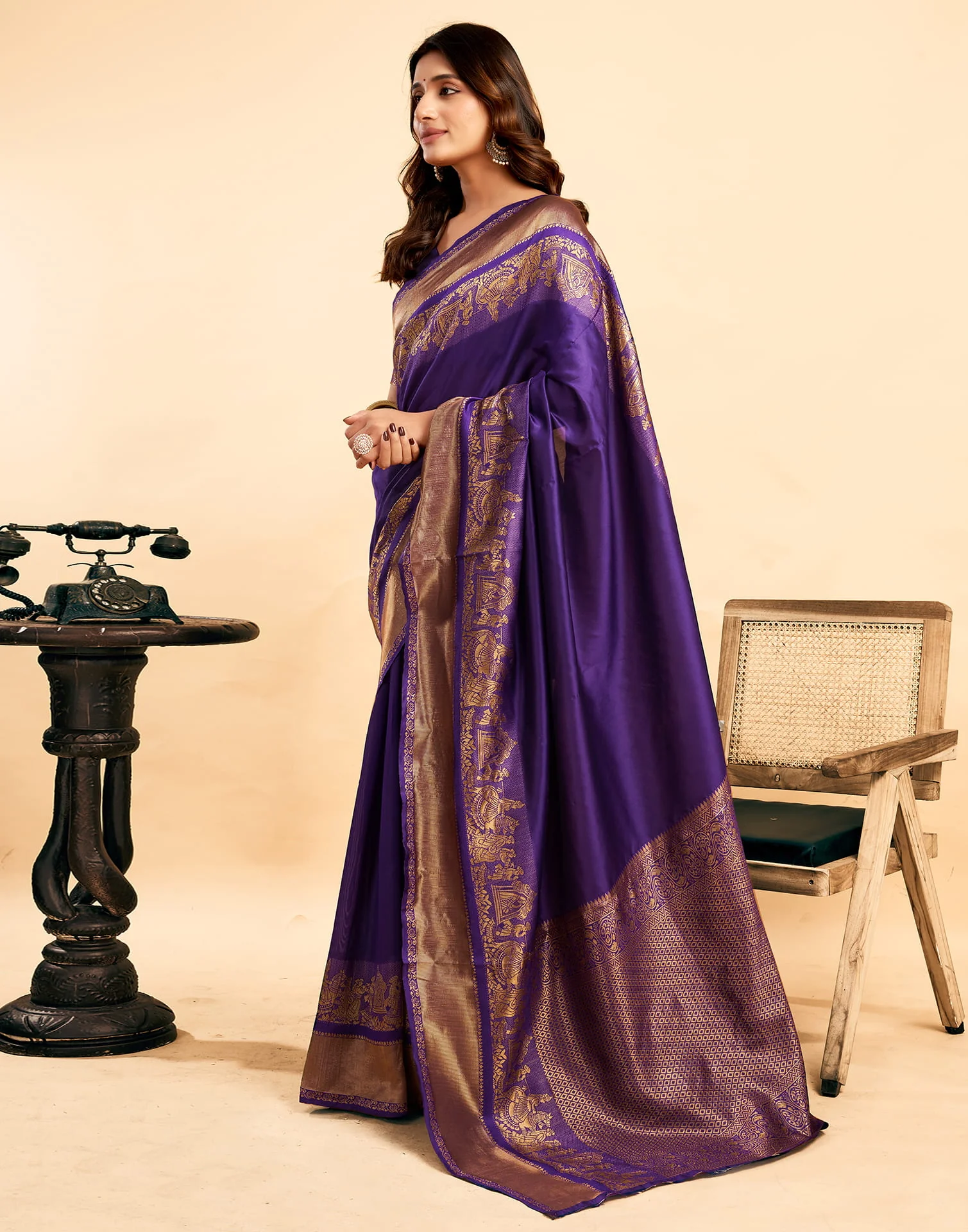 Purple Silk Woven Kanjivaram Saree - Image 5