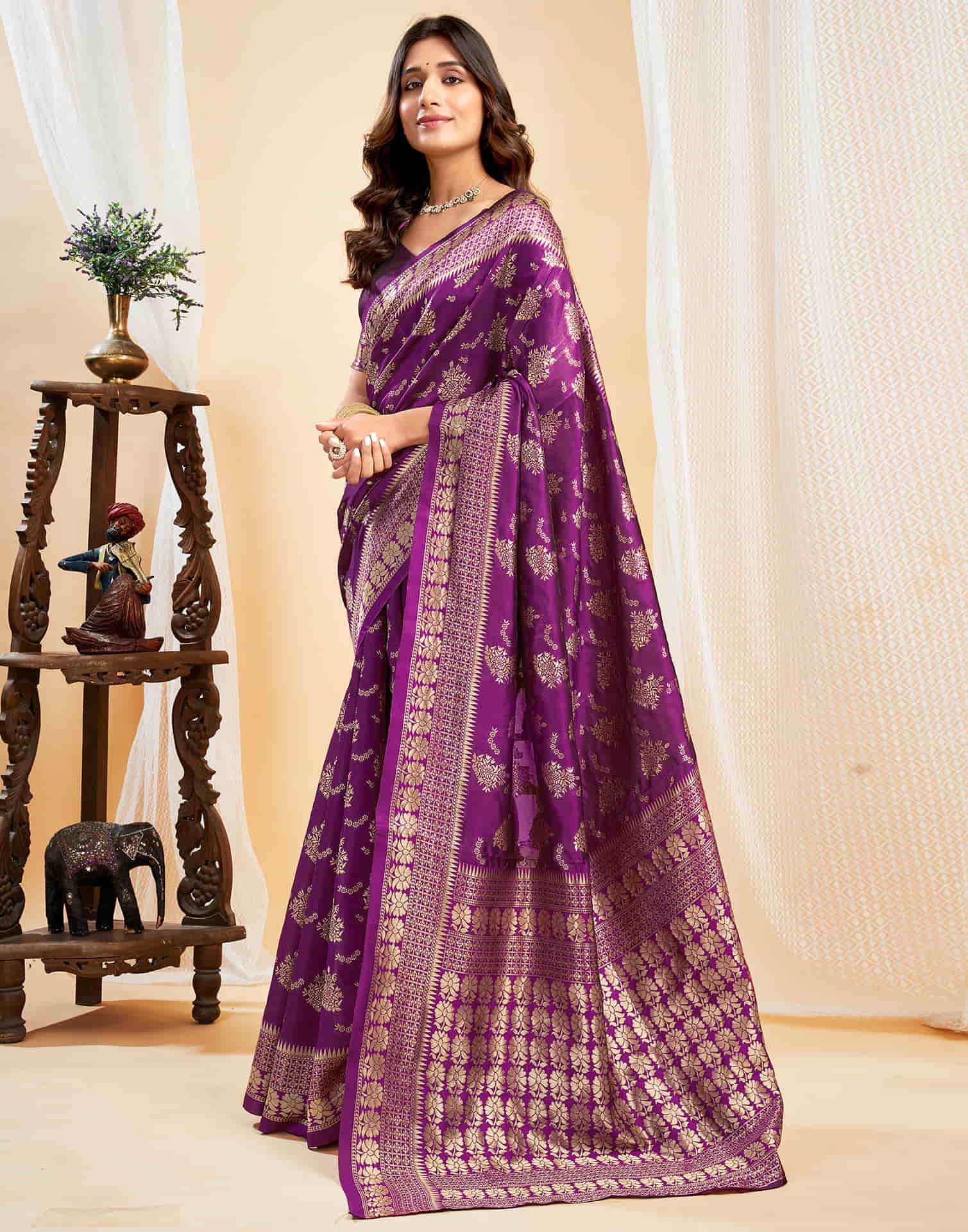 Purple Silk Blend Woven Banarasi Saree - Image 5