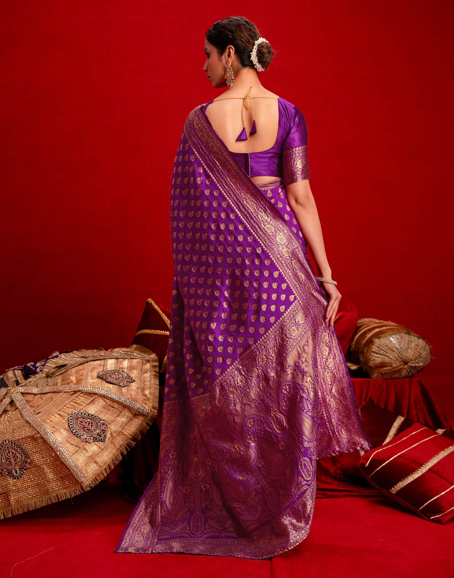 Purple Silk Woven Banarasi Saree - Image 7