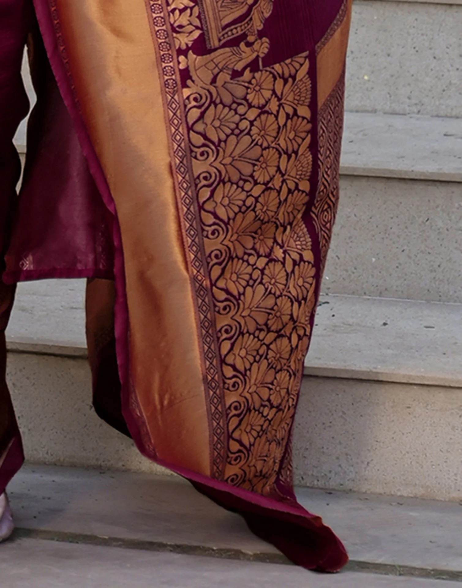 Purple Silk Woven Kanjivaram Saree - Image 7