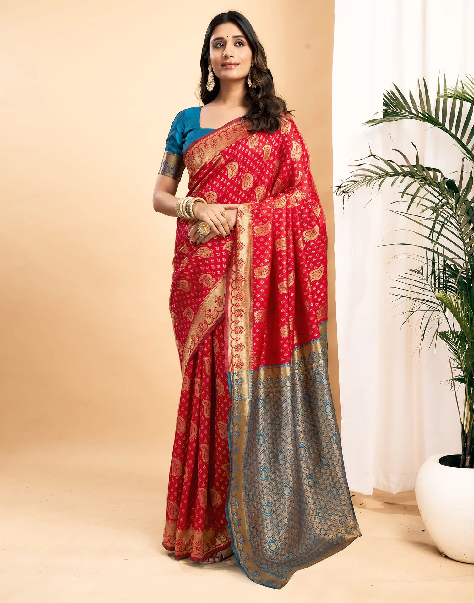 Red Silk Blend Woven Banarasi Saree - Image 6