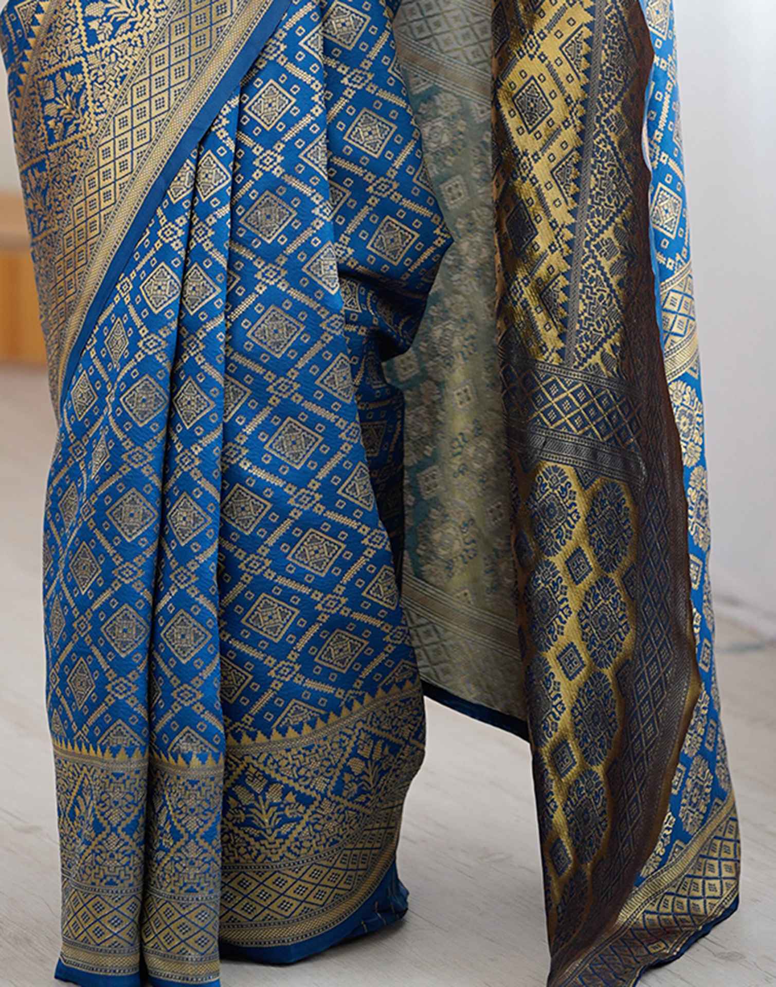 Rama Blue Silk Woven Banarasi Saree - Image 10