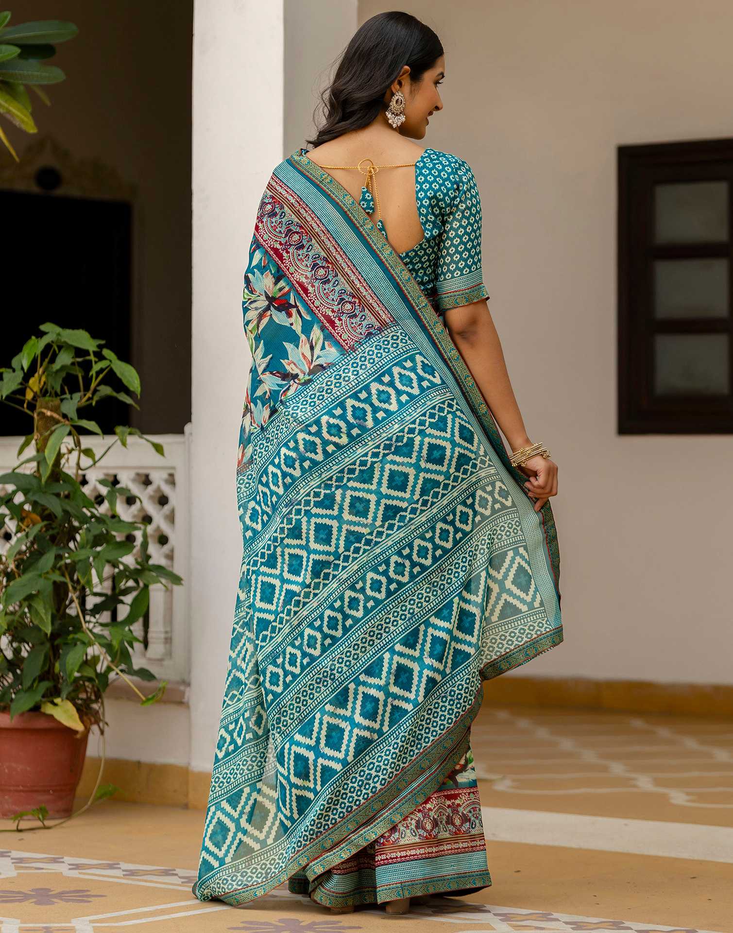 Rama Green Georgette Printed Lace Saree - Image 7