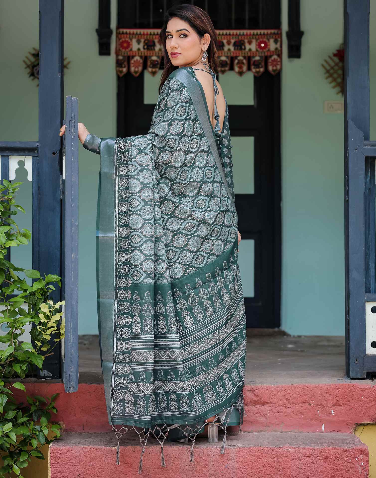 Rama Green Linen Printed Saree - Image 6