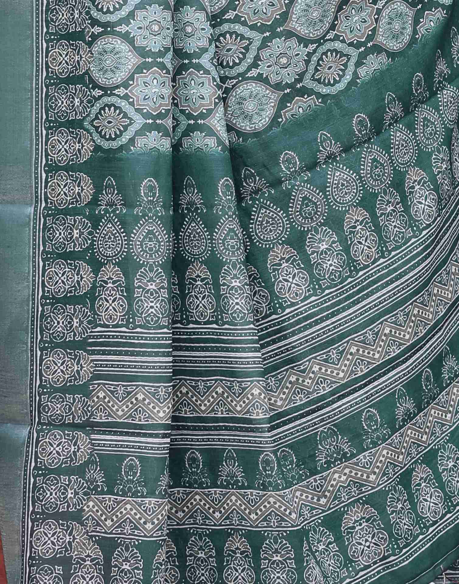 Rama Green Linen Printed Saree - Image 8