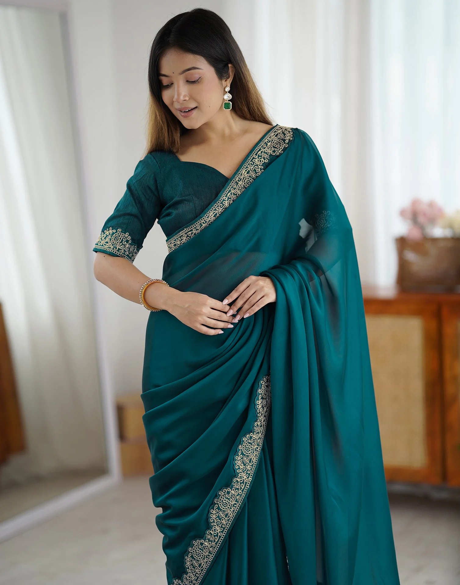 Rama Green Silk Embroidery Lace Saree - Image 4