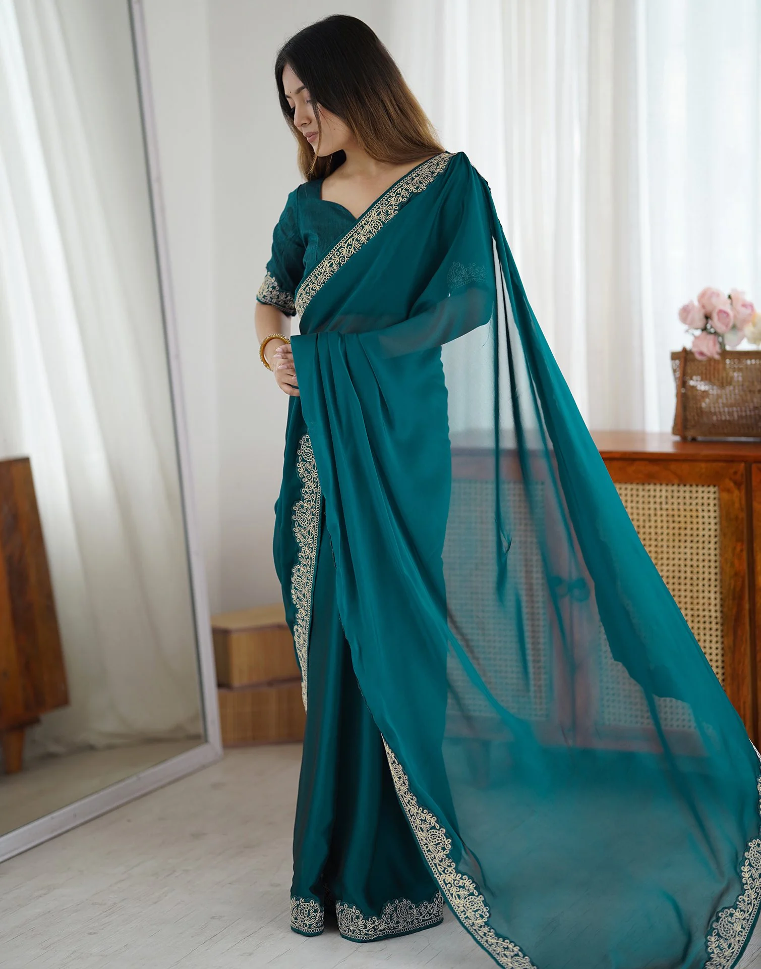 Rama Green Silk Embroidery Lace Saree - Image 8