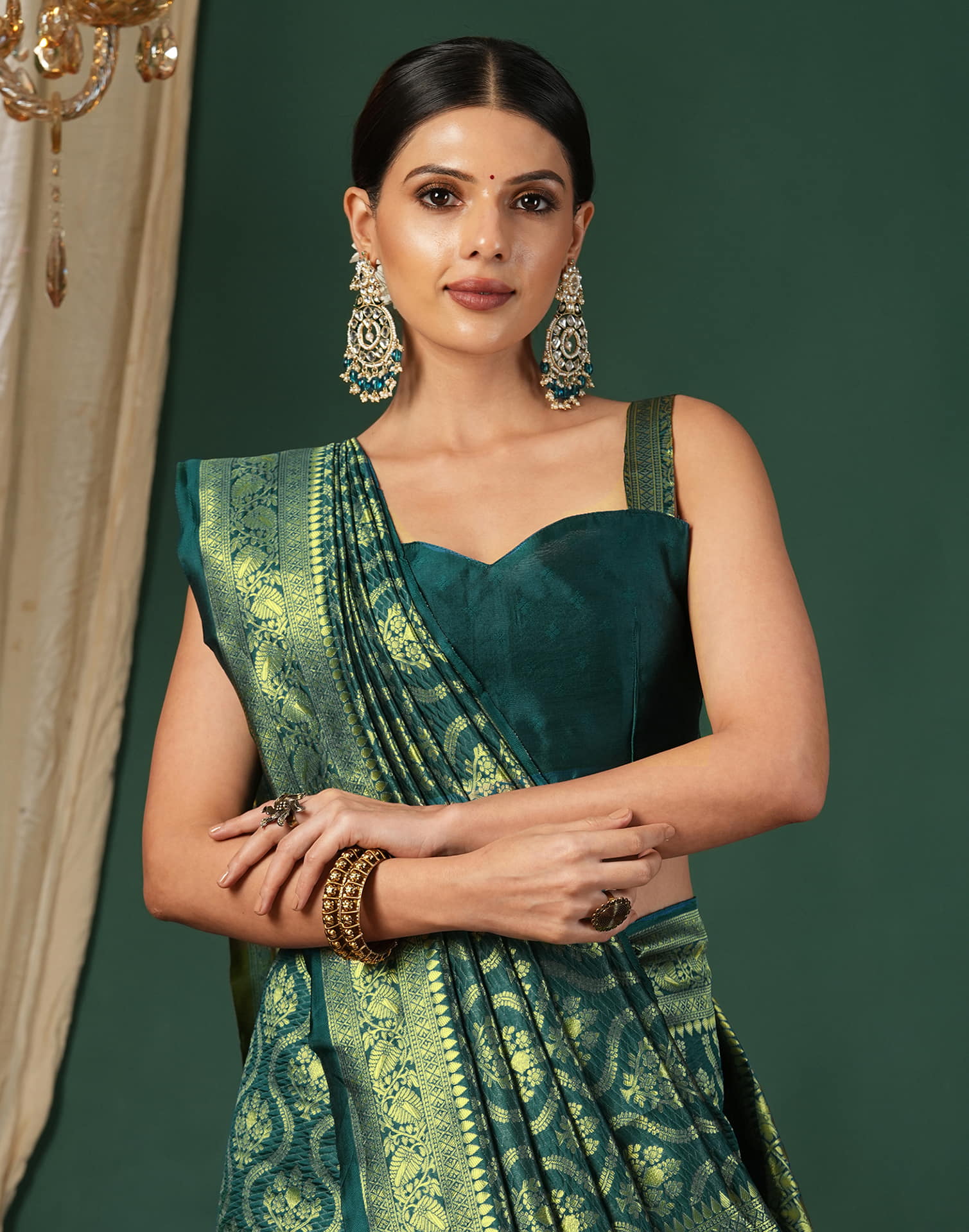 Green Silk Blend Woven Banarasi Saree - Image 2
