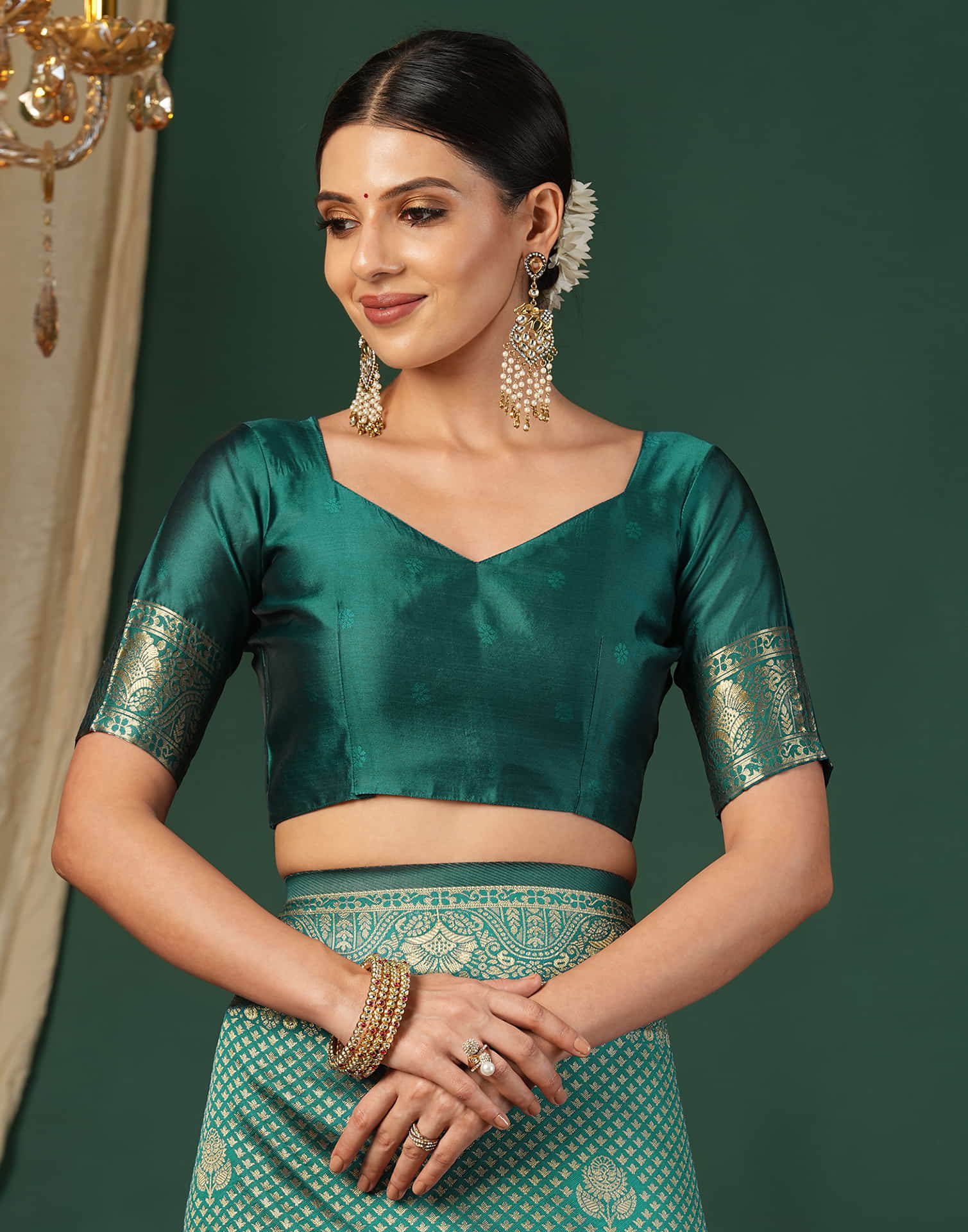 Green Silk Blend Woven Banarasi Saree - Image 6