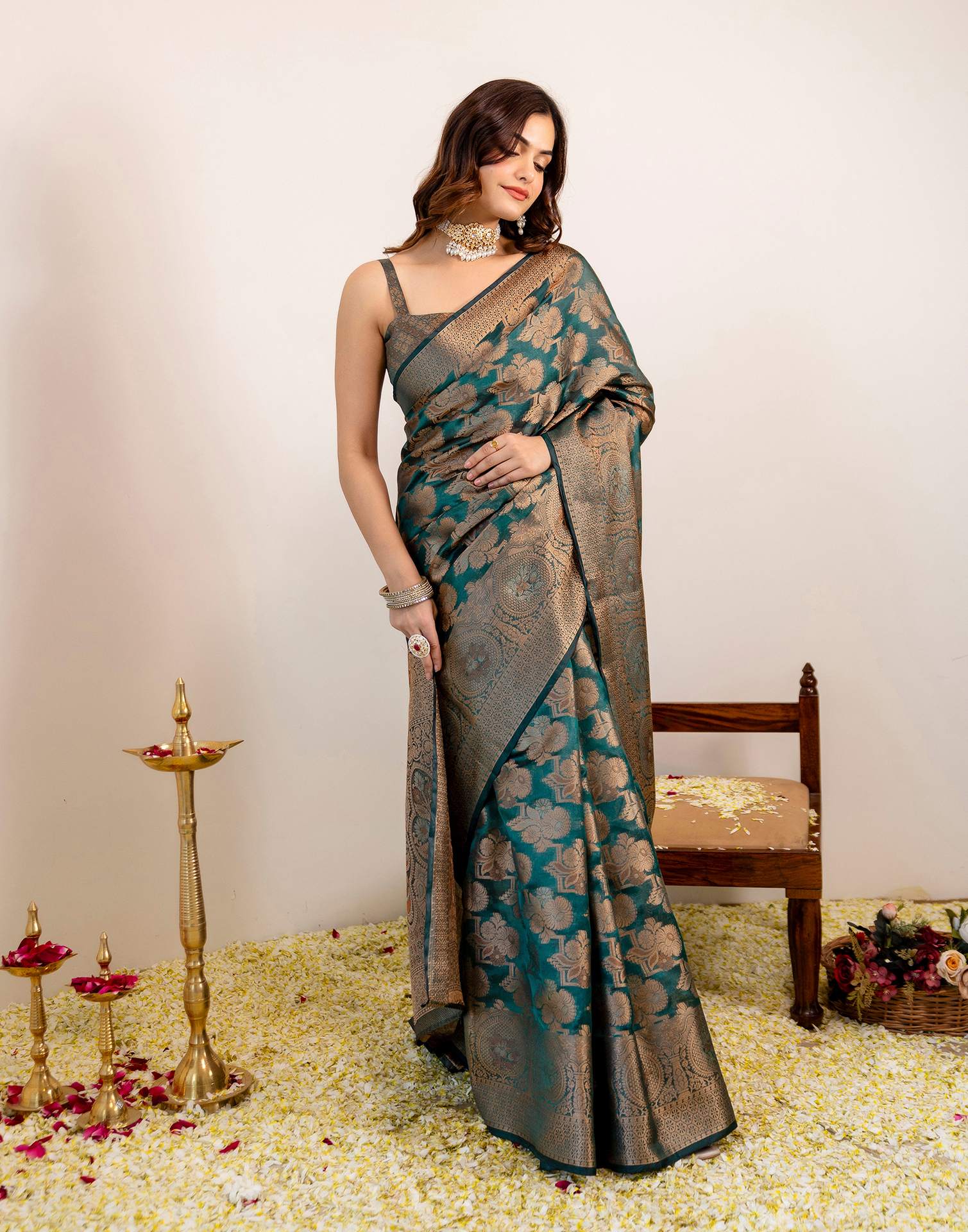 Rama Green Silk Woven Banarasi Saree - Image 5