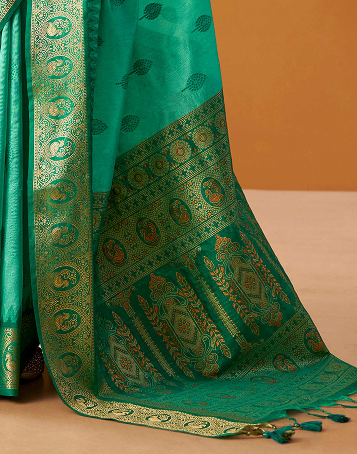 Rama Green Silk Woven Kanjivaram Saree - Image 7