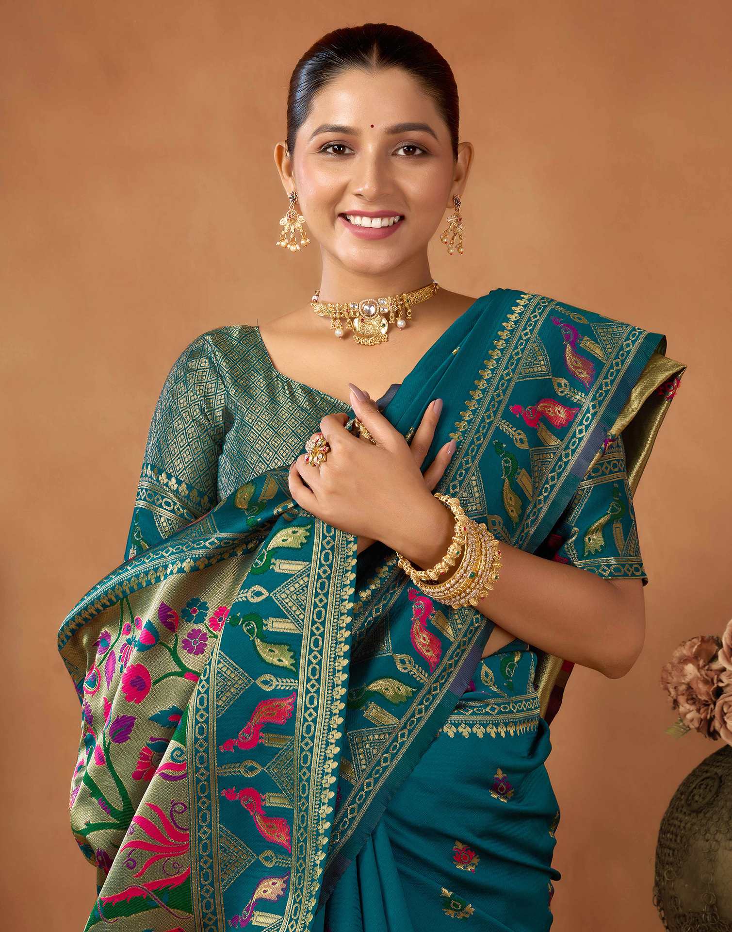 Rama Green Silk Woven Paithani Saree - Image 2