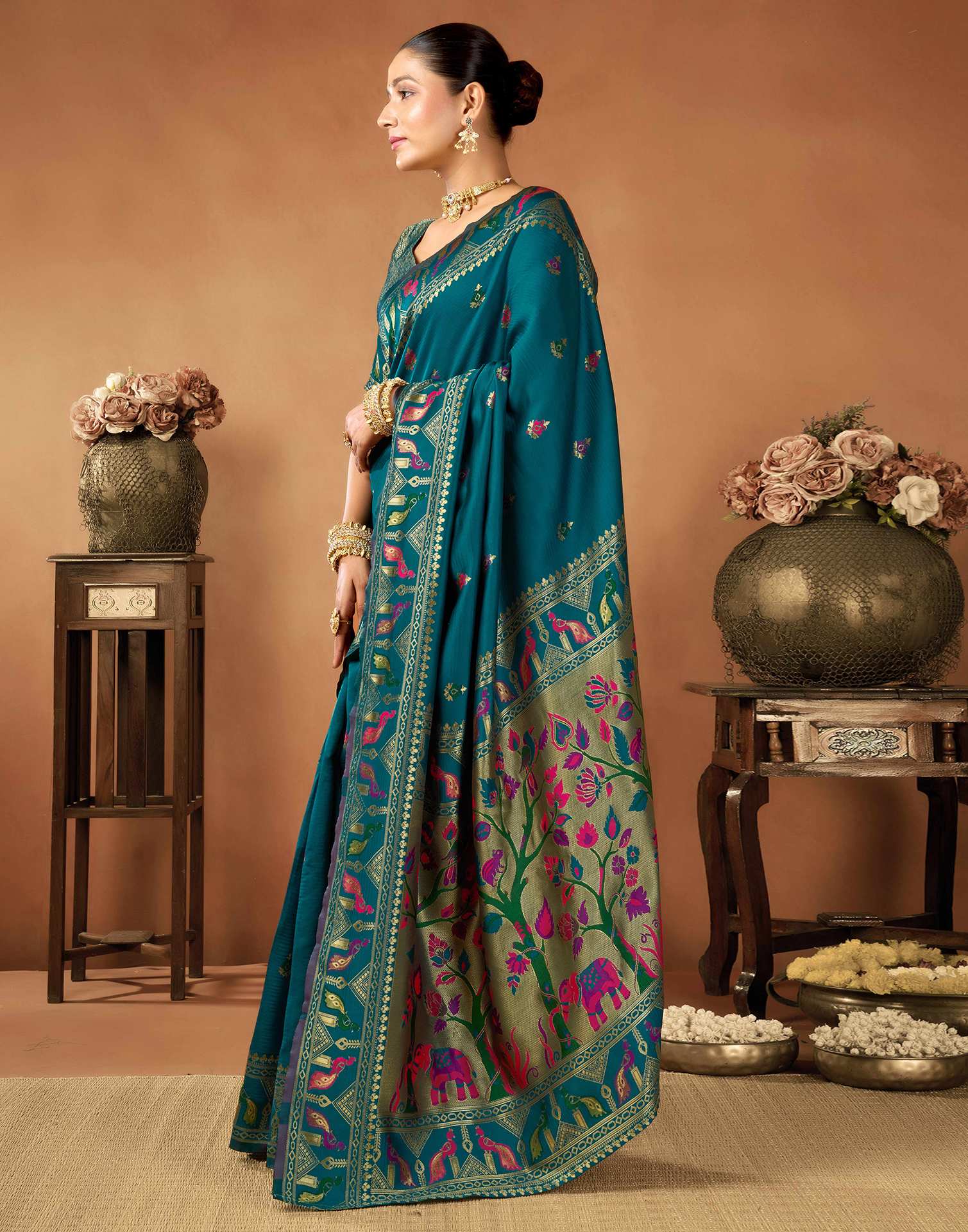 Rama Green Silk Woven Paithani Saree - Image 4
