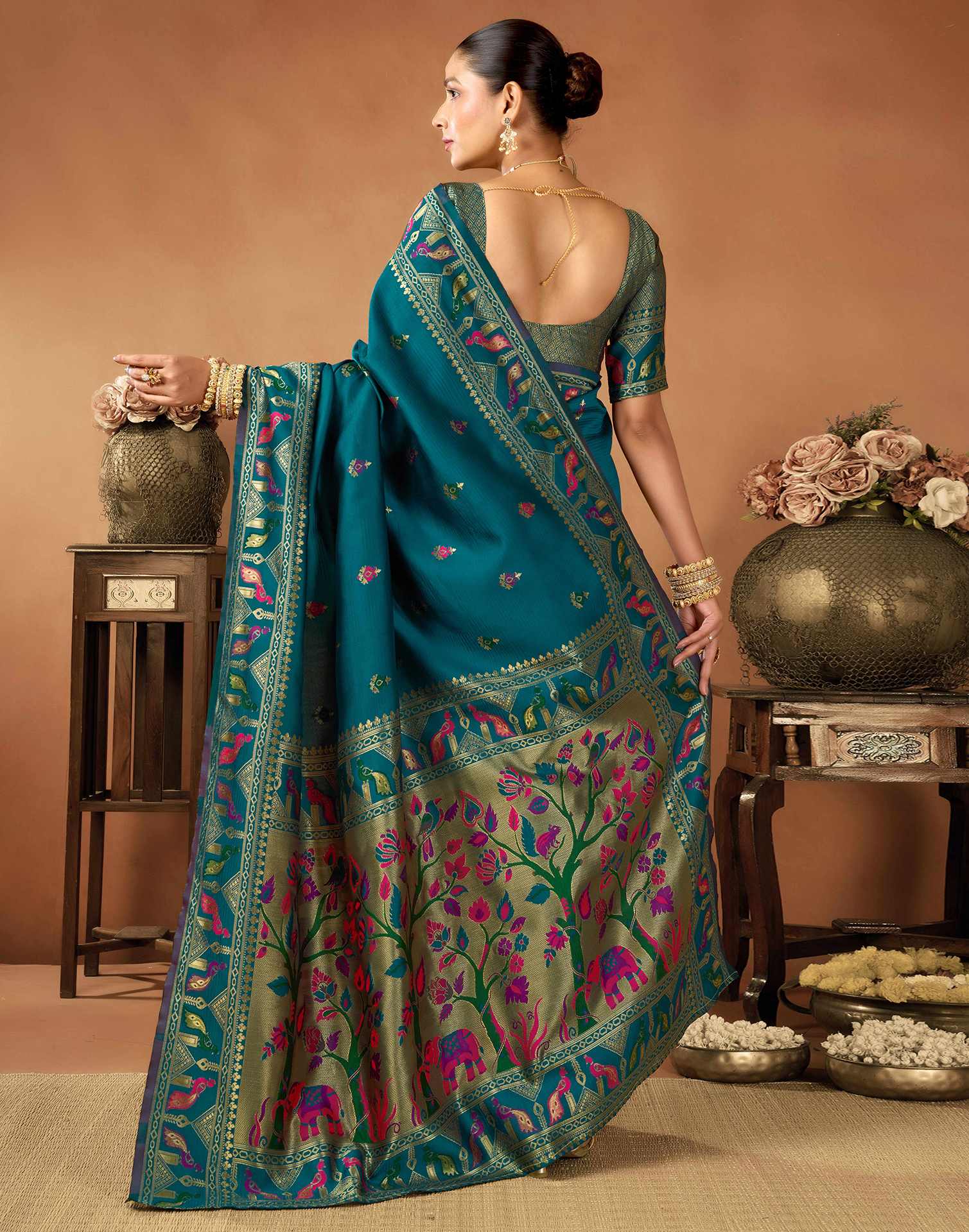 Rama Green Silk Woven Paithani Saree - Image 6