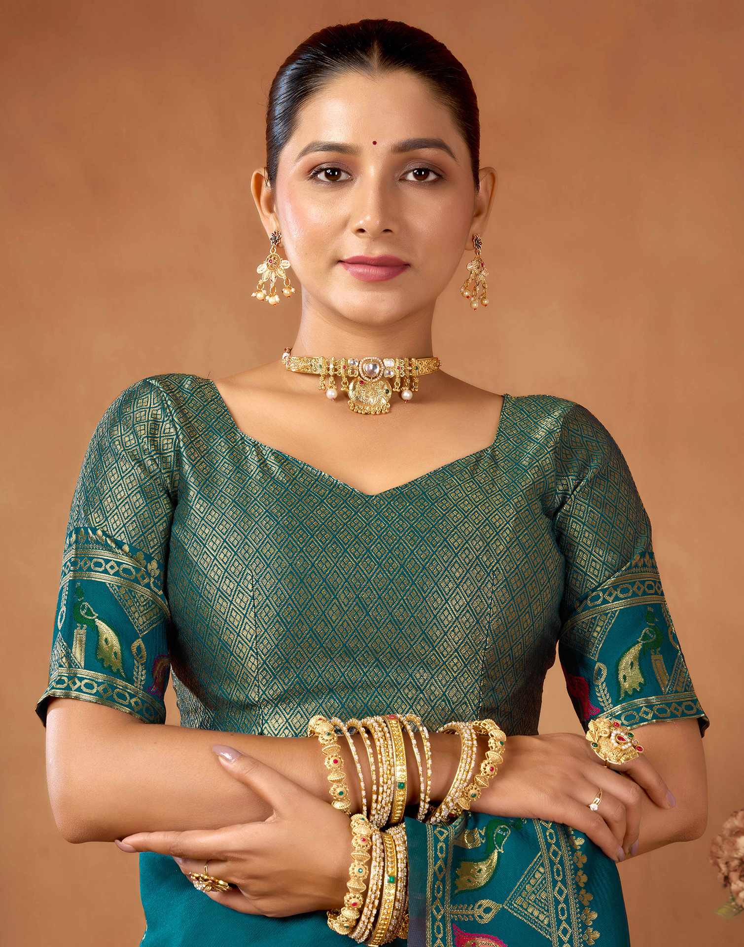 Rama Green Silk Woven Paithani Saree - Image 8