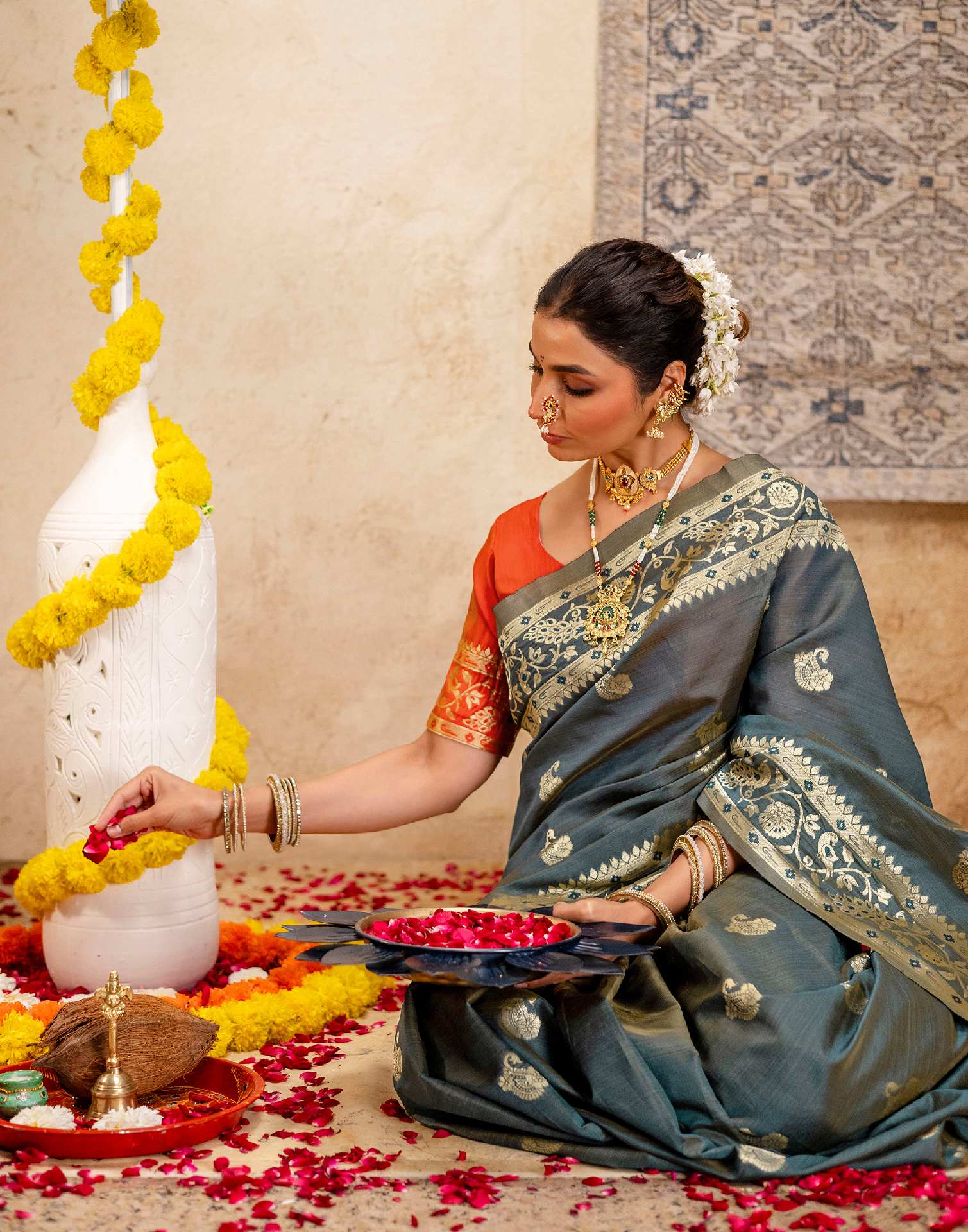Rama Green Silk Woven Paithani Saree - Image 4