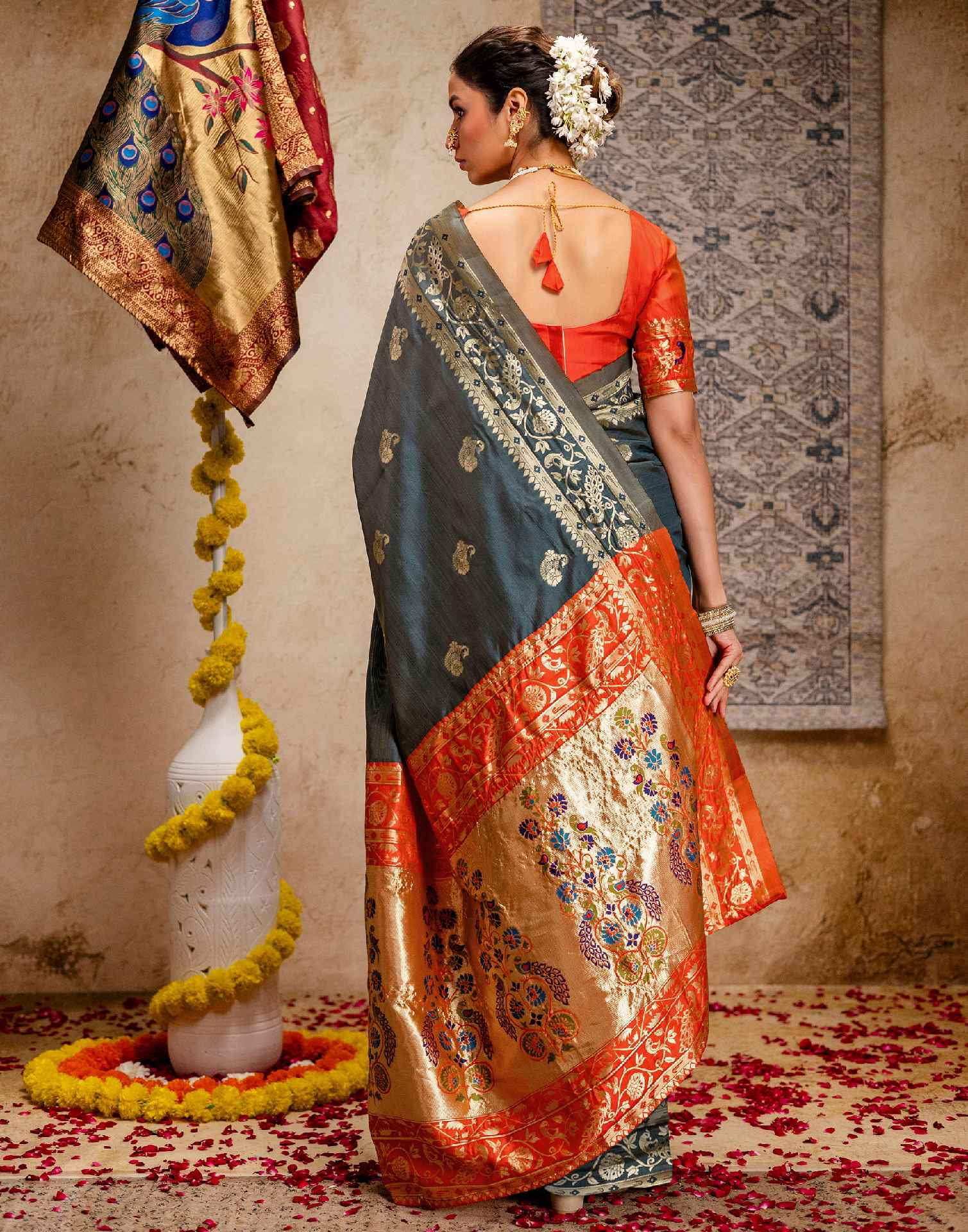 Rama Green Silk Woven Paithani Saree - Image 9