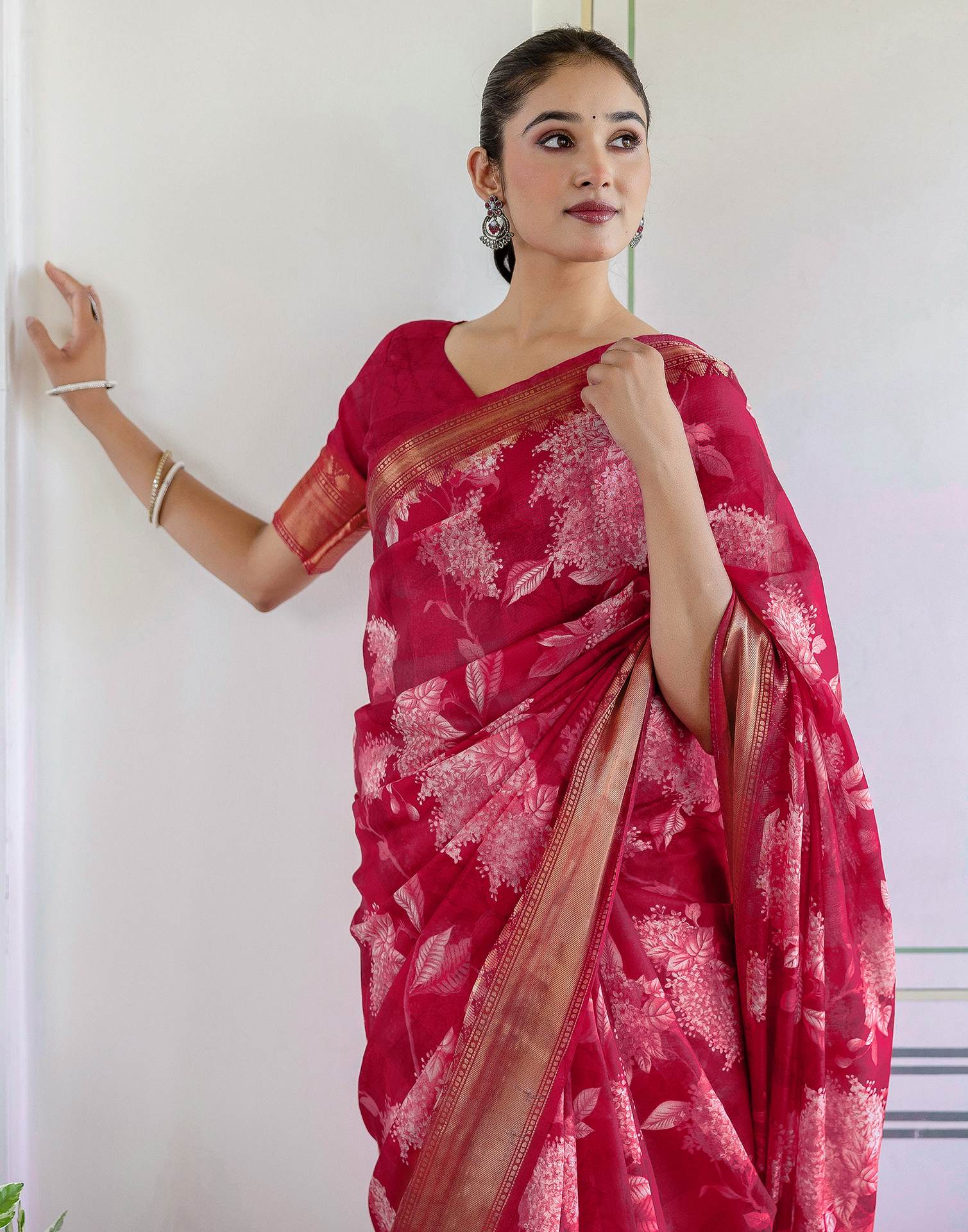 Rani Pink Cotton Blend Floral Printed Saree - Image 2