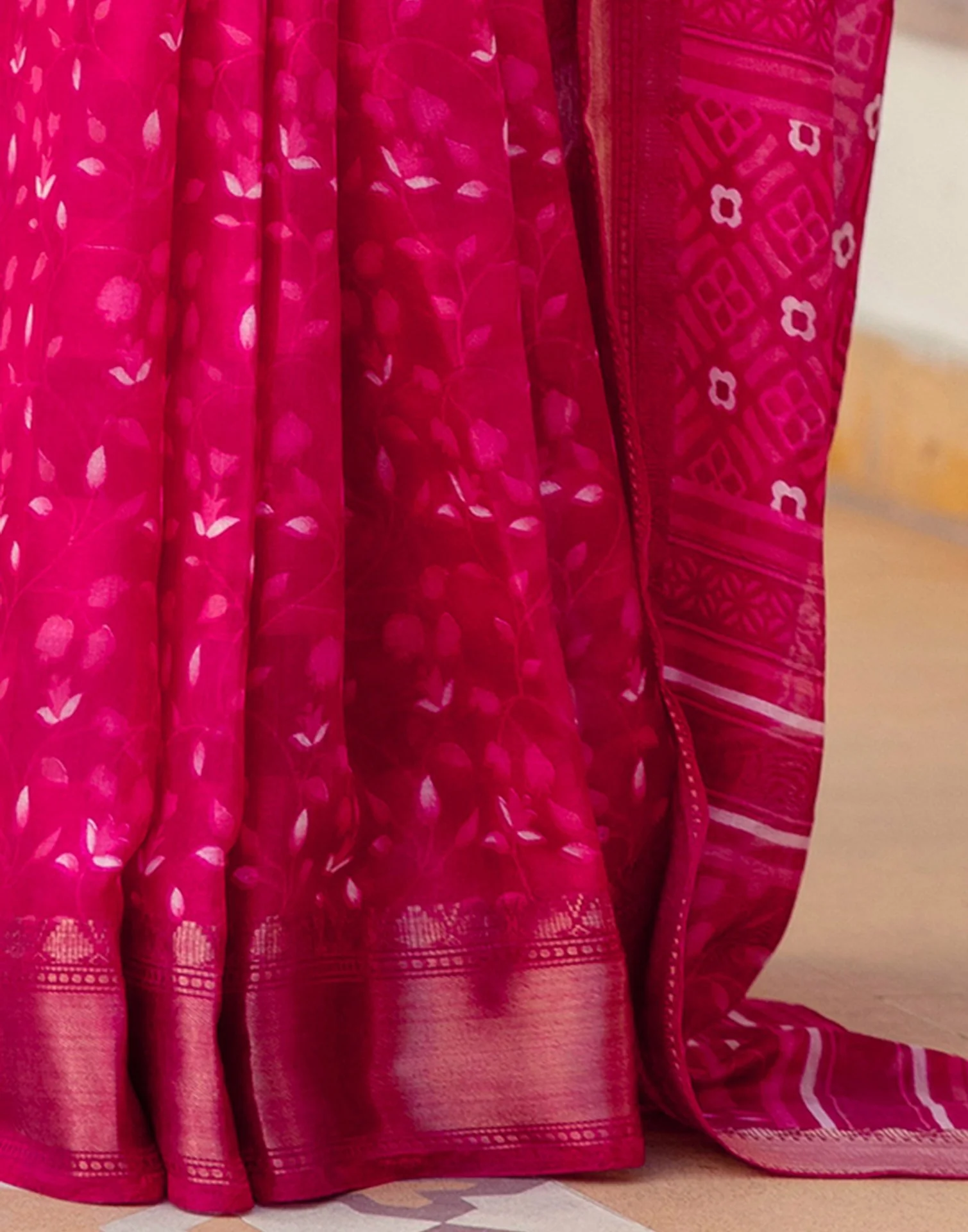 Rani Pink Cotton Blend Printed Saree - Image 11