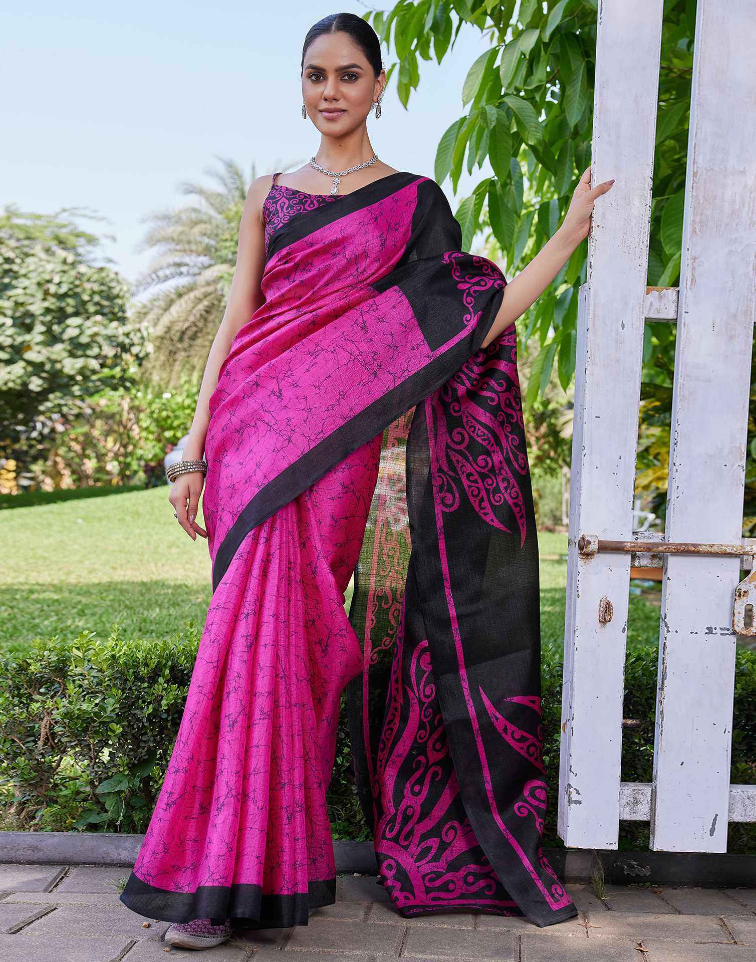 Rani Pink Cotton Printed Saree - Image 5