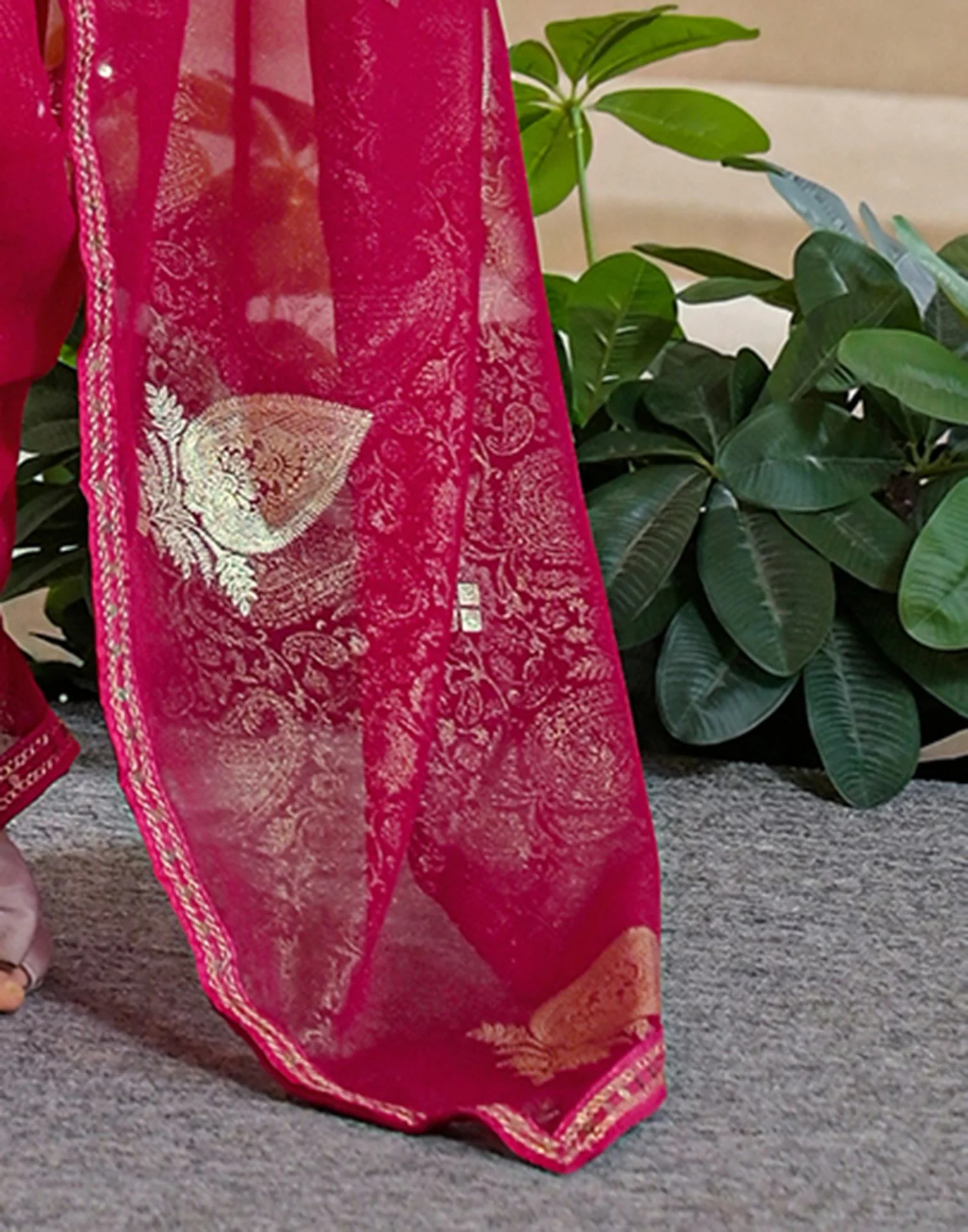 Rani Pink Georgette Foil Printed Lace Saree - Image 9