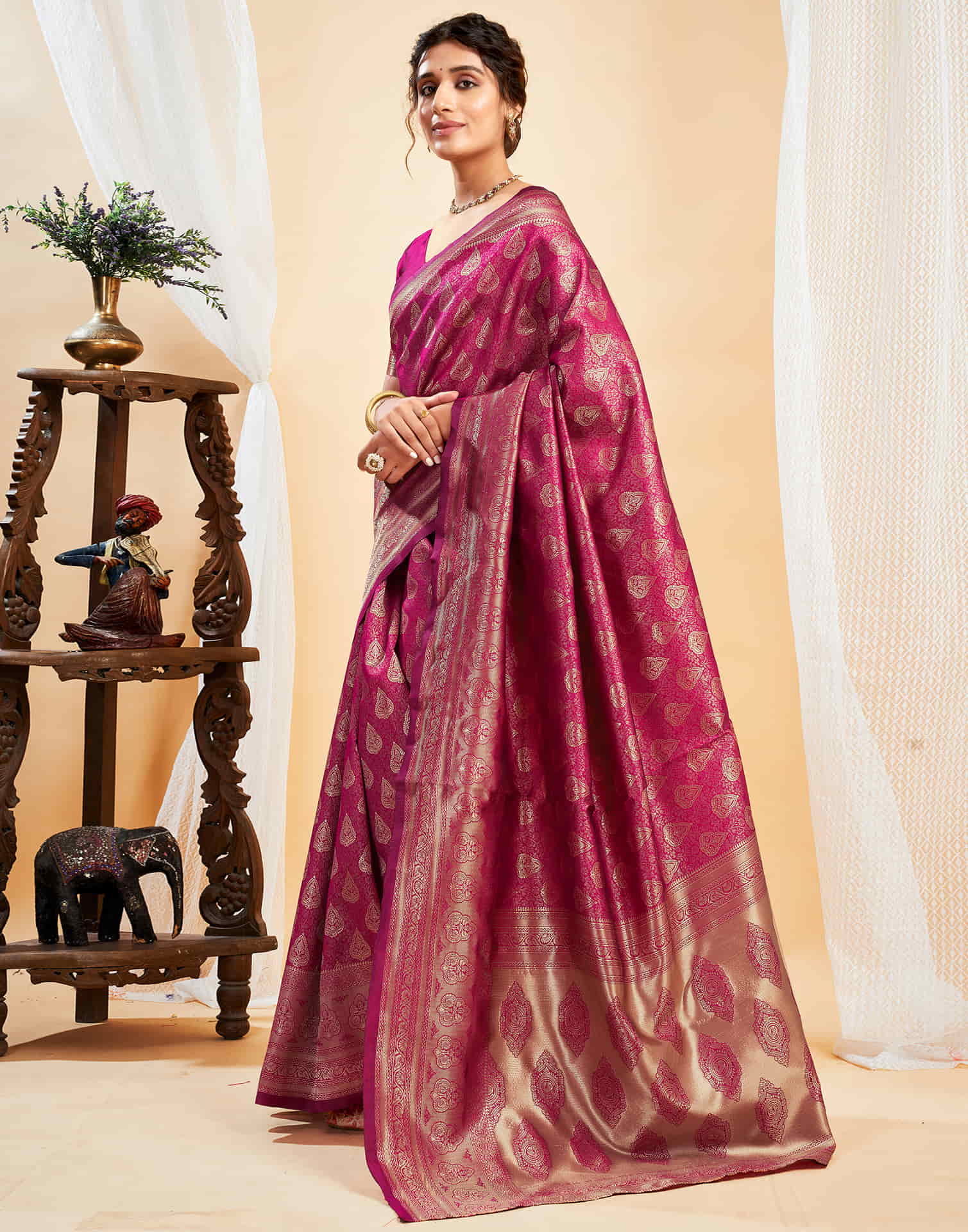 Pink Silk Blend Woven Banarasi Saree - Image 5