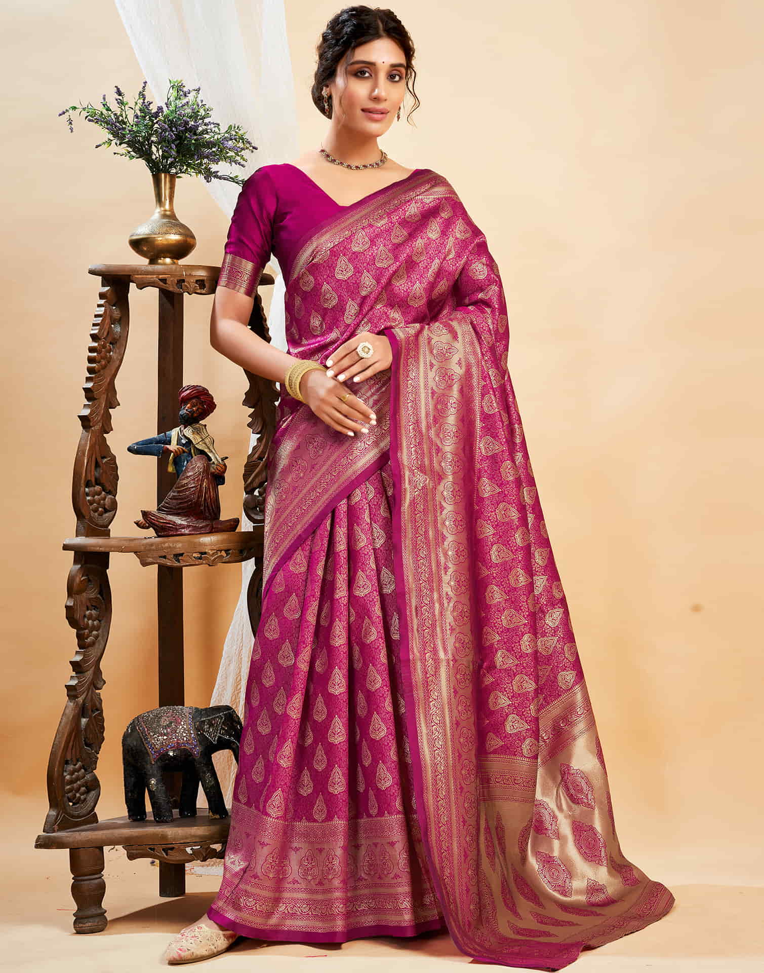 Pink Silk Blend Woven Banarasi Saree - Image 7