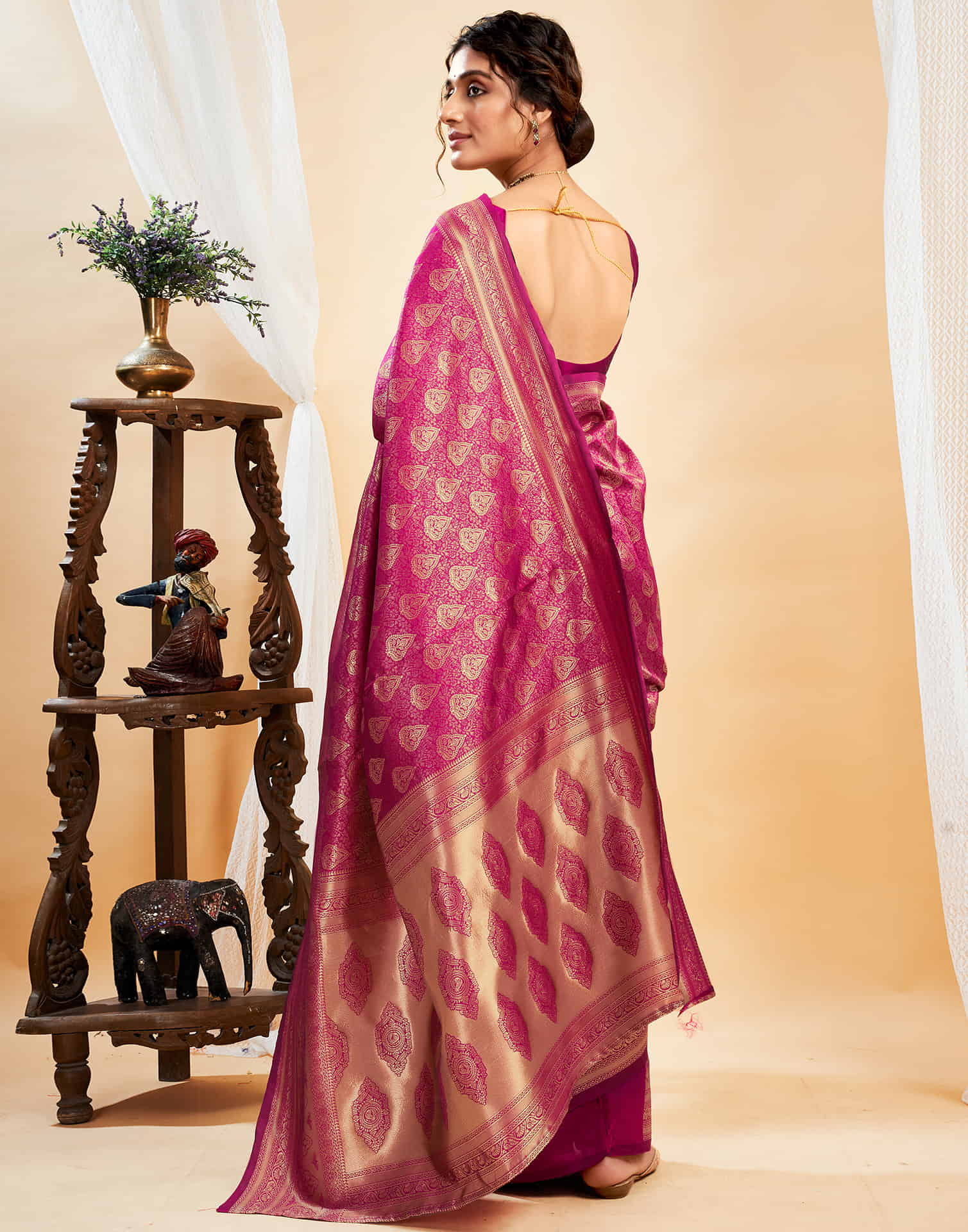Pink Silk Blend Woven Banarasi Saree - Image 8