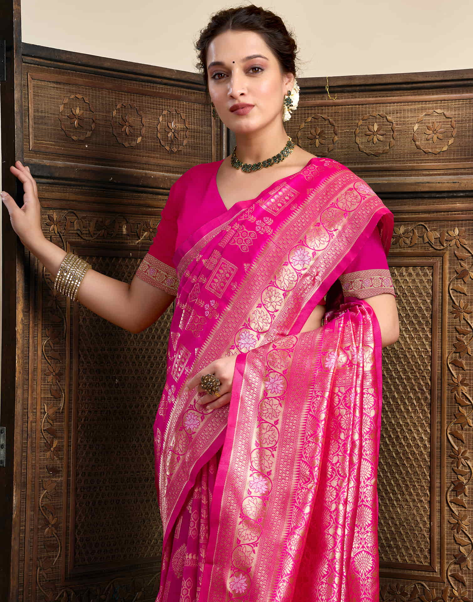 Rani Pink Silk Woven Banarasi Saree - Image 2