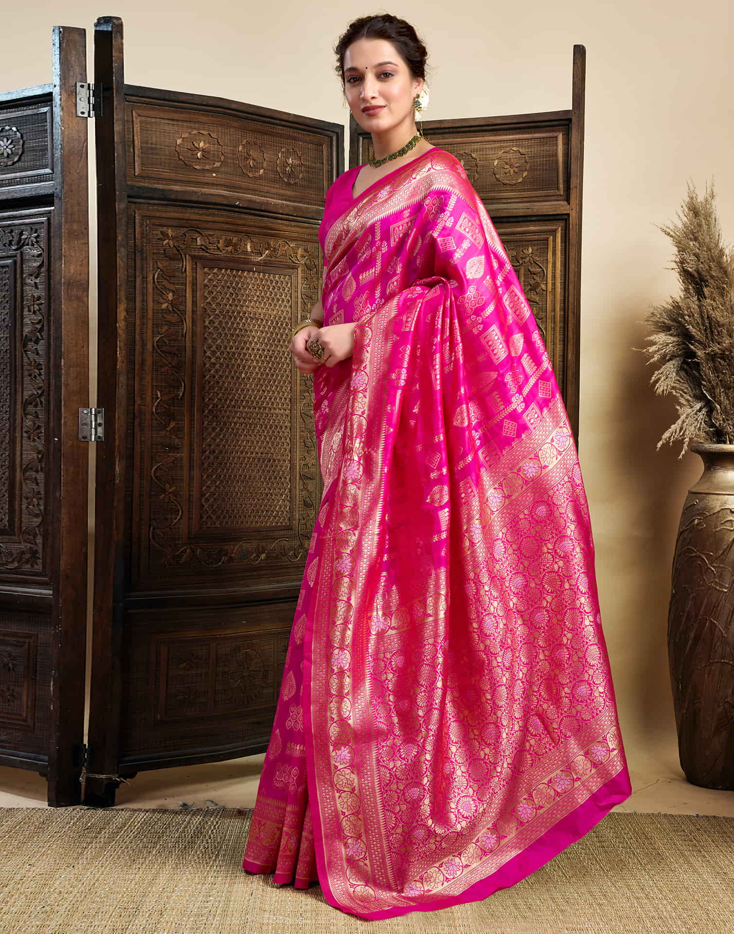 Rani Pink Silk Woven Banarasi Saree - Image 4