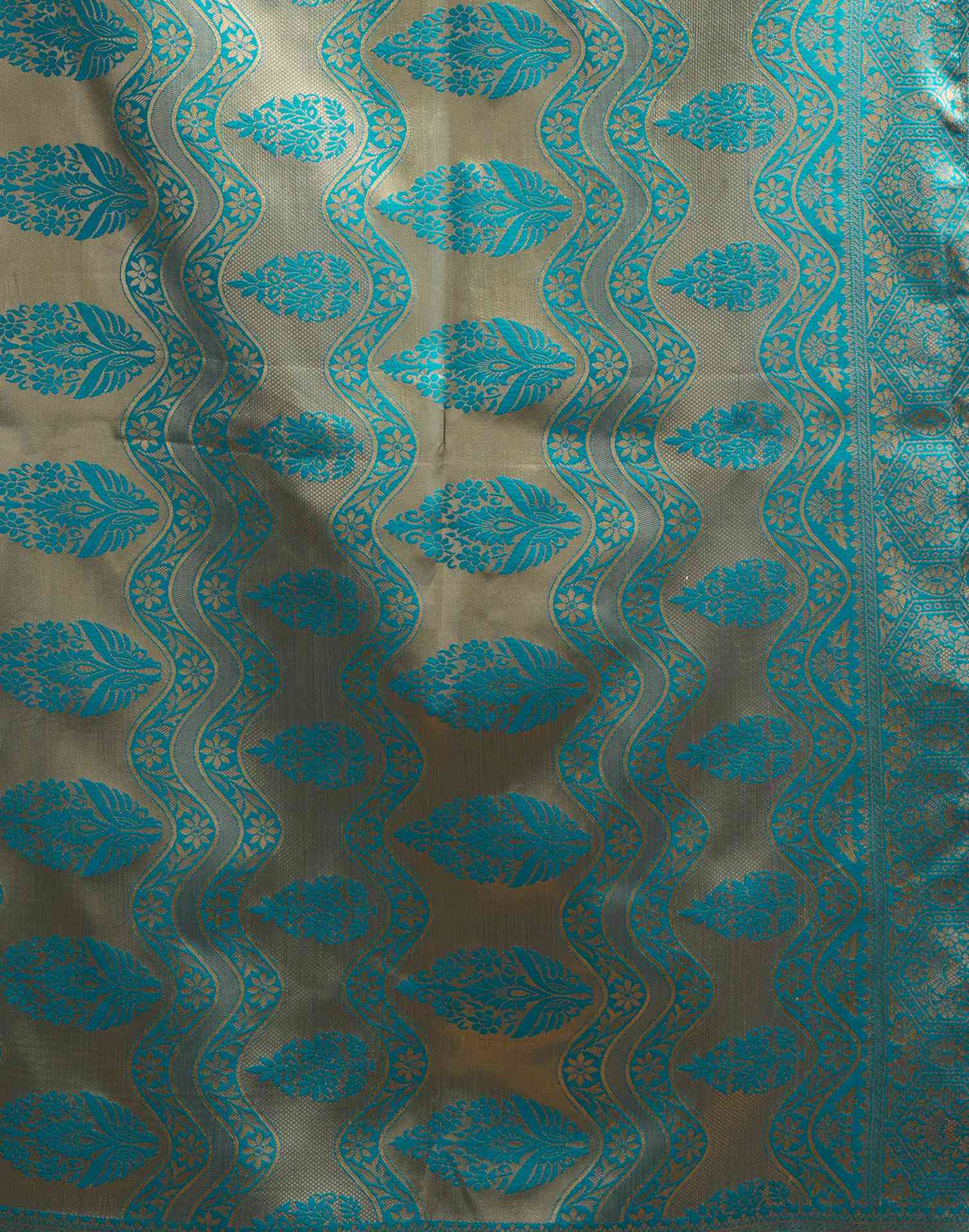 Rani Pink Silk Woven Banarasi Saree - Image 8